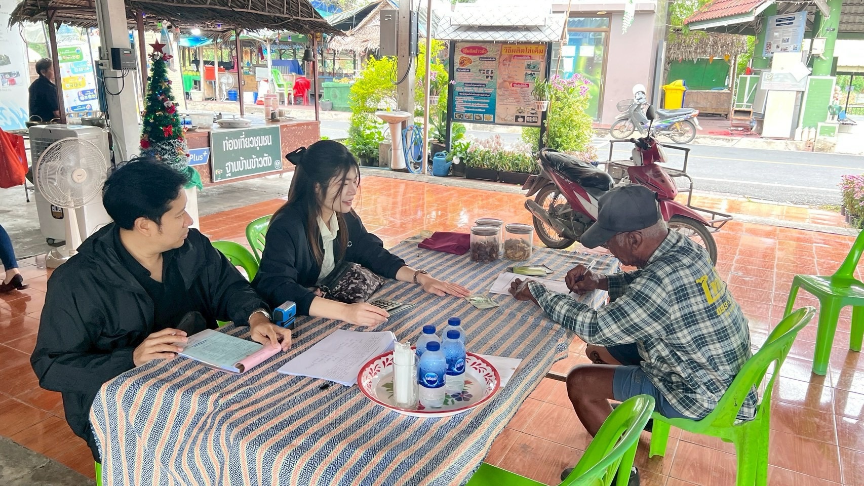 กลุ่มการเงินบัญชีและจัดเก็บผลประโยชน์ ออกให้บริการติดตามและจัดเก็บรายได้เงินกองทุนการปฏิรูปที่ดินเพื่อเกษตรกรรม ปีงบประมาณ พ.ศ. 2569