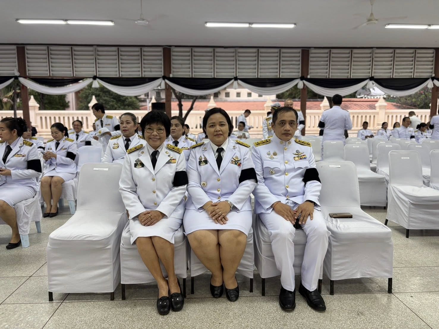 title - พิธีเจริญพระพุทธมนต์ และทำบุญตักบาตรถวายพระราชกุศล เนื่องในวันคล้ายวันพระบรมราชสมภพ พระบาทสมเด็จพระบรมชนกาธิเบศร  มหาภูมิพลอดุลยเดชมหาราช บรมนาถบพิตร วันชาติ และวันพ่อแห่งชาติ ๕ ธันวาคม ๒๕๖๘