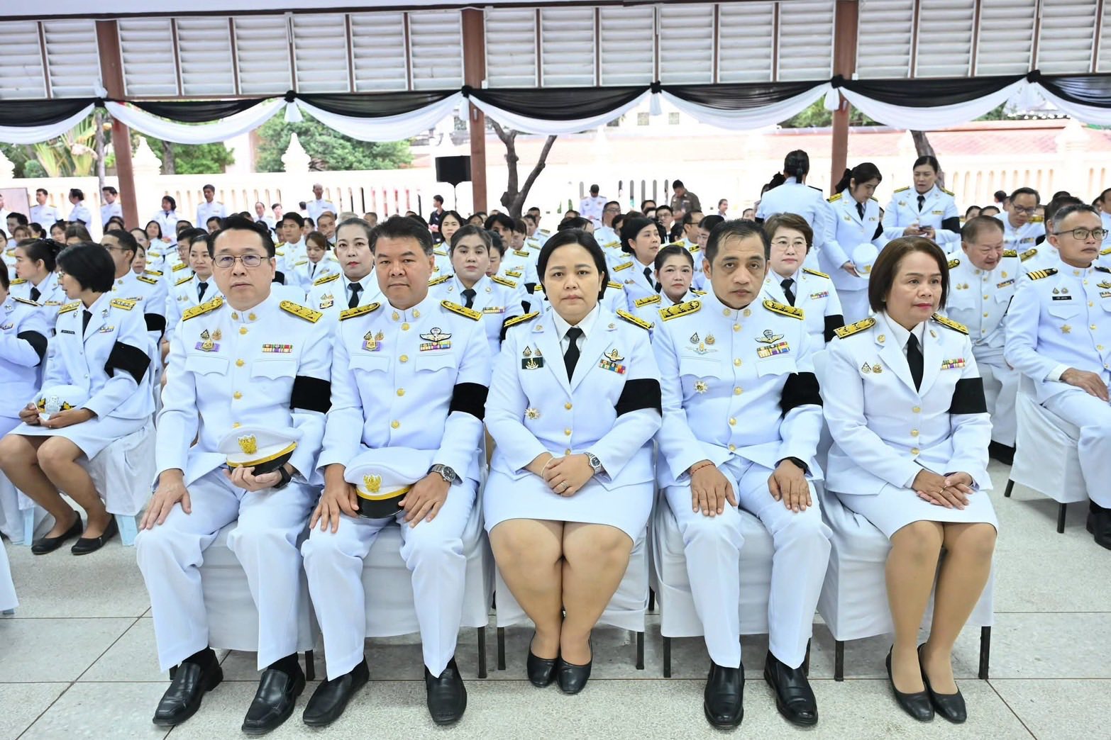 title - พิธีเจริญพระพุทธมนต์ และทำบุญตักบาตรถวายพระราชกุศล เนื่องในวันคล้ายวันพระบรมราชสมภพ พระบาทสมเด็จพระบรมชนกาธิเบศร  มหาภูมิพลอดุลยเดชมหาราช บรมนาถบพิตร วันชาติ และวันพ่อแห่งชาติ ๕ ธันวาคม ๒๕๖๘