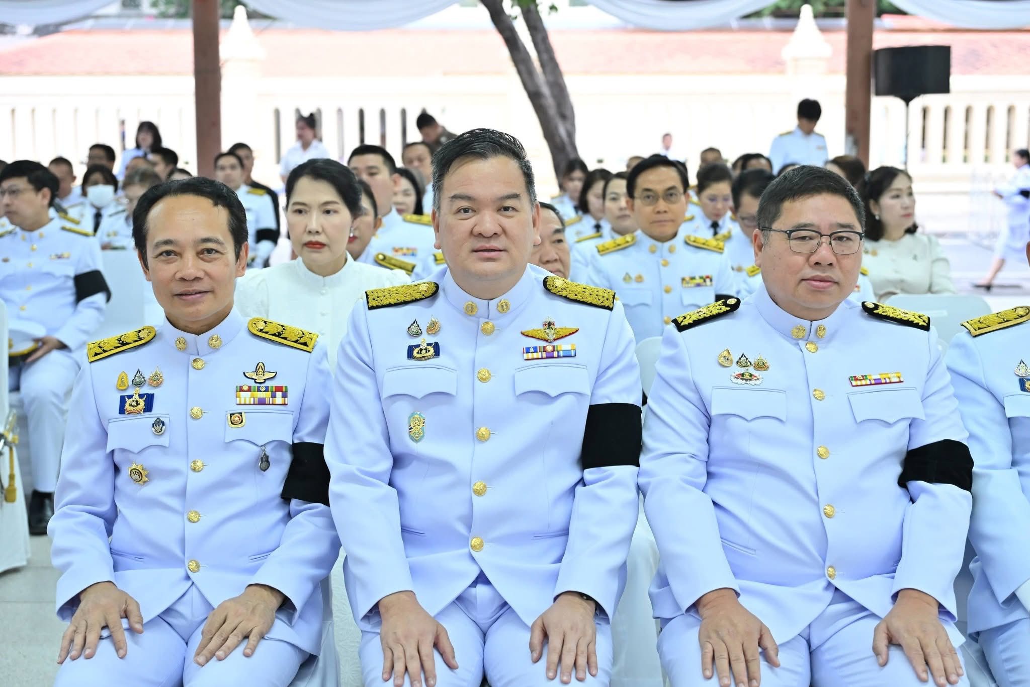 title - พิธีเจริญพระพุทธมนต์ และทำบุญตักบาตรถวายพระราชกุศล เนื่องในวันคล้ายวันพระบรมราชสมภพ พระบาทสมเด็จพระบรมชนกาธิเบศร  มหาภูมิพลอดุลยเดชมหาราช บรมนาถบพิตร วันชาติ และวันพ่อแห่งชาติ ๕ ธันวาคม ๒๕๖๘