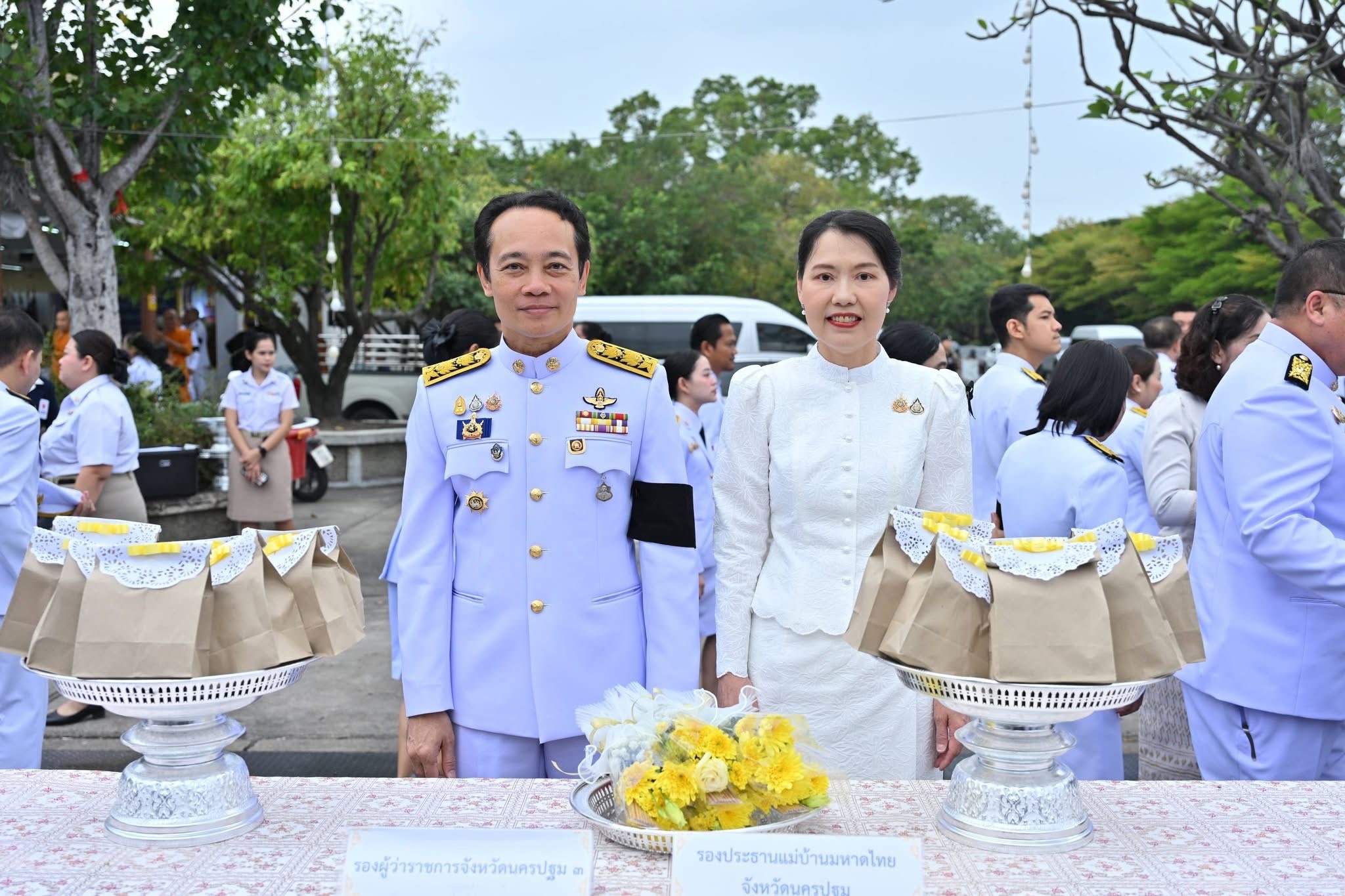 title - พิธีเจริญพระพุทธมนต์ และทำบุญตักบาตรถวายพระราชกุศล เนื่องในวันคล้ายวันพระบรมราชสมภพ พระบาทสมเด็จพระบรมชนกาธิเบศร  มหาภูมิพลอดุลยเดชมหาราช บรมนาถบพิตร วันชาติ และวันพ่อแห่งชาติ ๕ ธันวาคม ๒๕๖๘