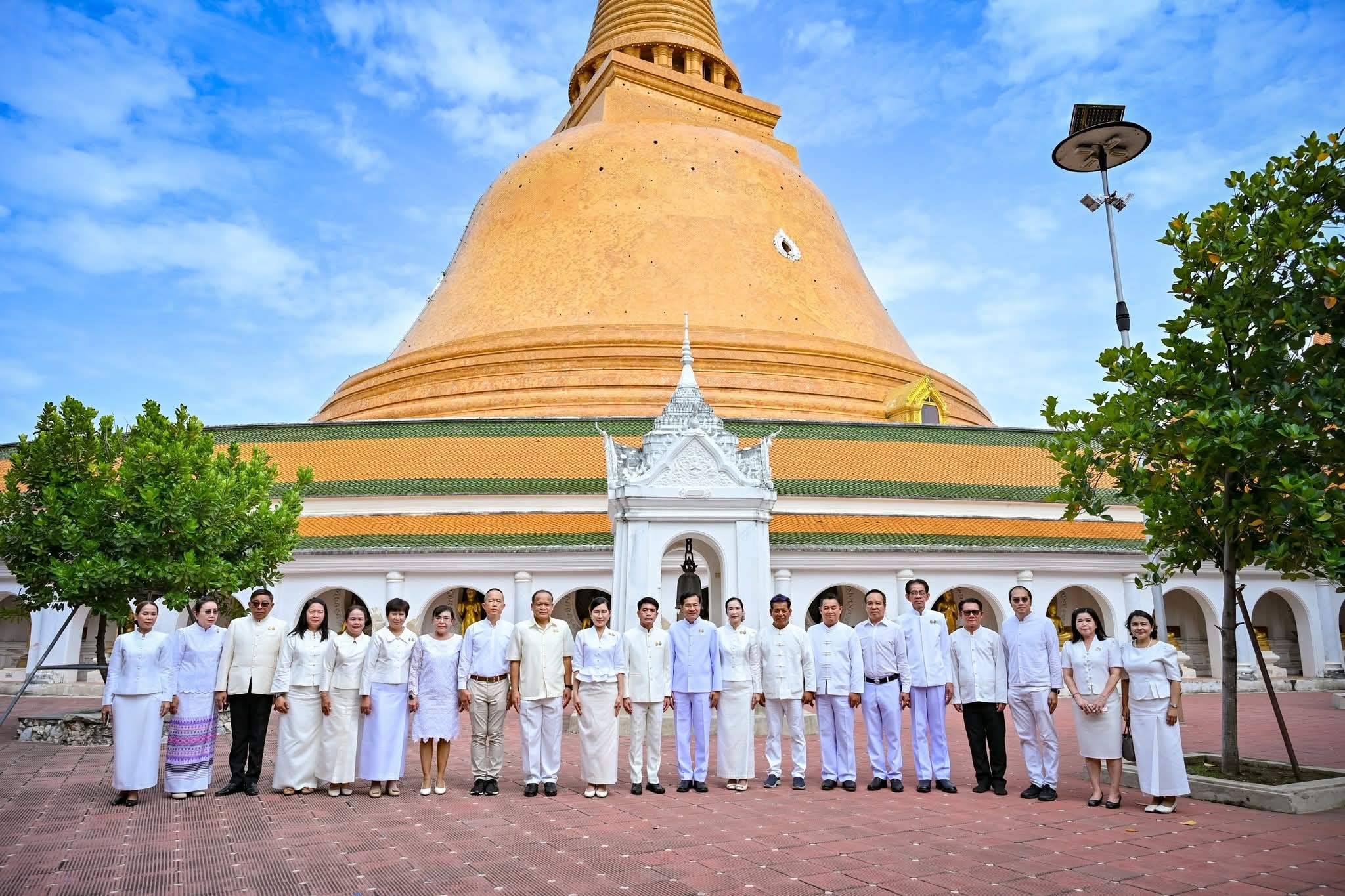 พิธี เพื่อร่วมแสดงตนเป็นพุทธมามกะ และเวียนเทียนประทักษิณรอบองค์พระปฐมเจดีย์ เนื่องในวันอาสาฬหบูชา ประจำปี 2568