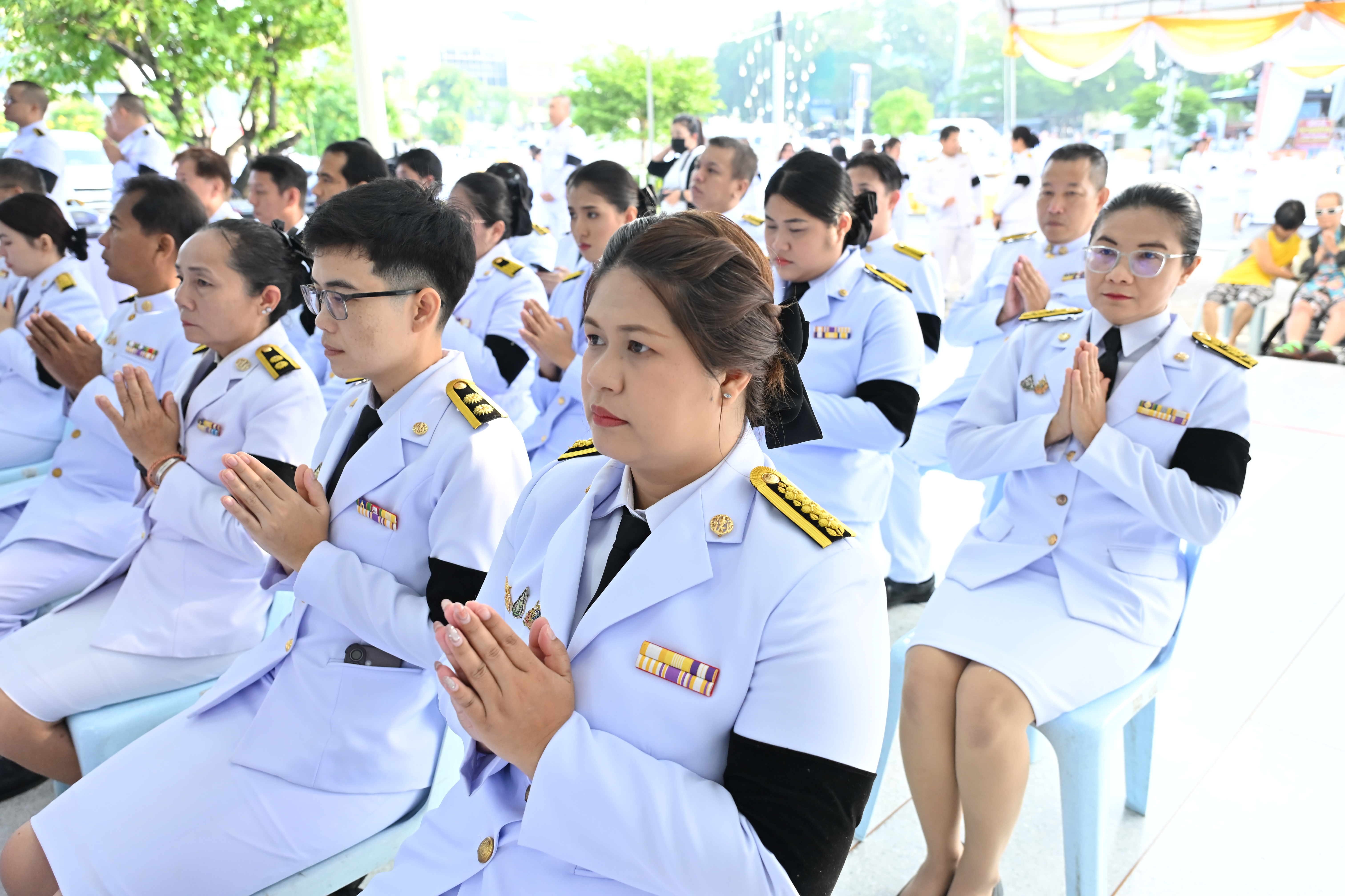 title - พิธีสวดพระพุทธมนต์ พิธีทำบุญตักบาตร และพิธีวางพวงมาลา เนื่องในวันนวมินทรมหาราช ประจำปี 2569