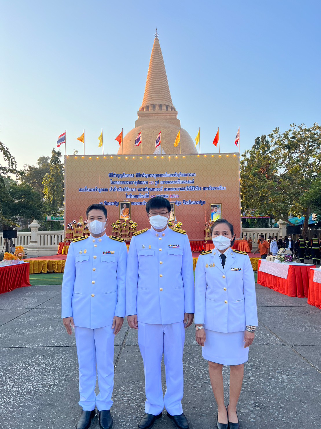 พิธีทำบุญตักบาตร เจริญพระพุทธมนต์และเจริญจิตตภาวนา โครงการบรรพชาอุปสมบท ๙๙ รูป ถวายพระพรชัยมงคลแด่สมเด็จพระเจ้าลูกเธอ เจ้าฟ้าพัชรกิติยาภานเรนทิราเทพยวดี กรมหลวงราชสาริณีสิริพัชร มหาวัชรราชธิดา