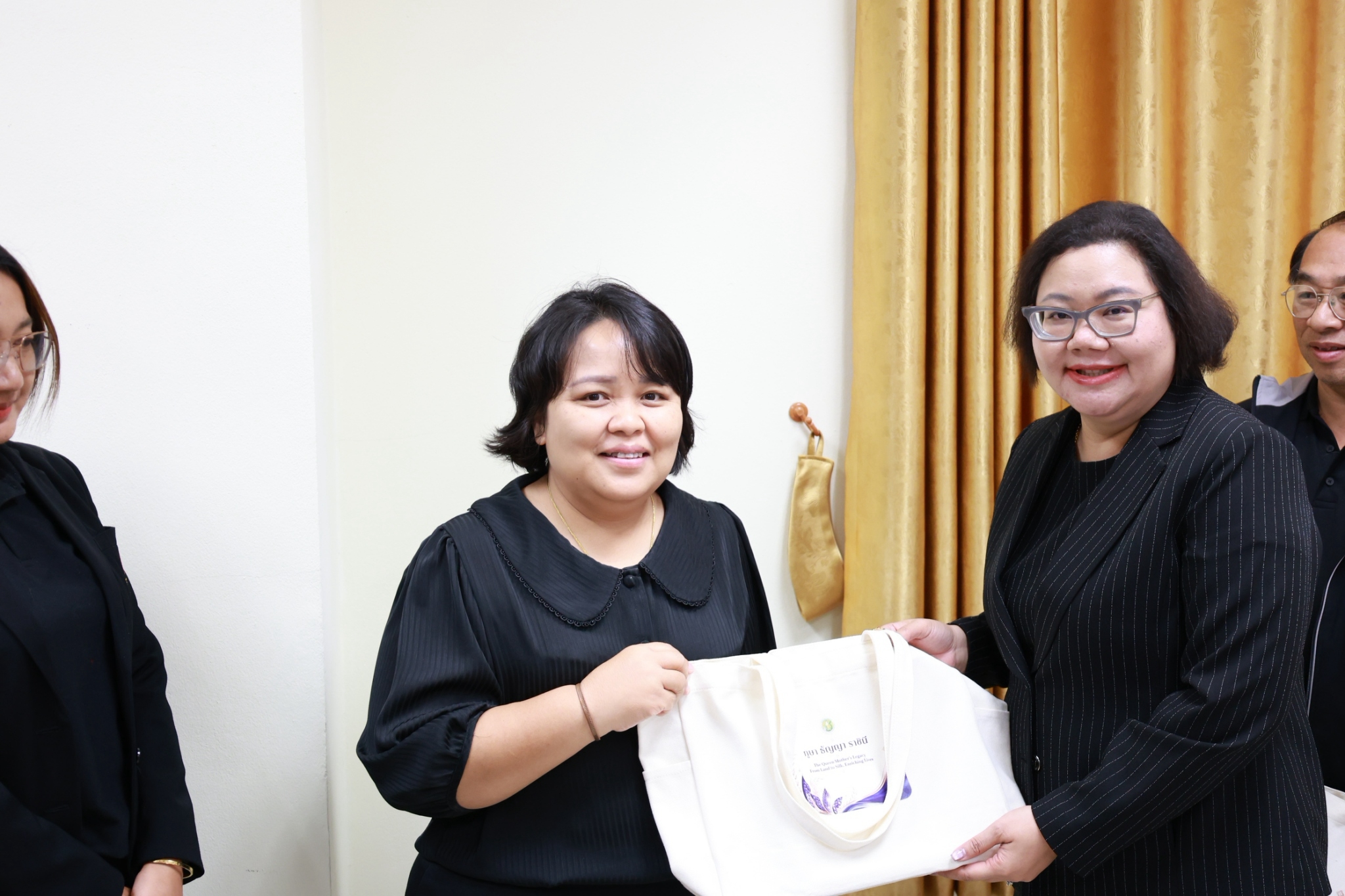 title - ส.ป.ก.นครปฐม เข้าร่วมรับฟังการบรรยายแนวทางการจัดทำและขับเคลื่อนแผนพัฒนาจังหวัดนครปฐม และแผนพัฒนากลุ่มจังหวัดภาคกลาง