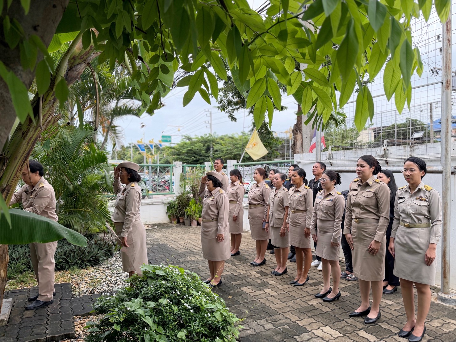 title - ส.ป.ก.นครปฐม ร่วมกิจกรรมเคารพธงชาติและร้องเพลงชาติไทย เนื่องในวันพระราชทานธงชาติไทย (Thai national flag day) 28 กันยายน 2569