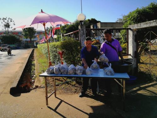 ศูนย์เรียนรู้เพื่อส่งเสริมปรัชญญาเศรษฐกิจพอเพียงและเกษตรทฤษฎีใหม่ ส.ป.ก.นครพนม ได้เก็บผลผลิต