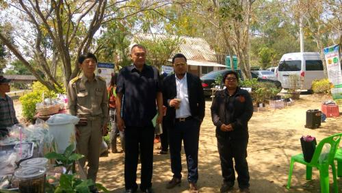 พลเอก ทรงบุญ  วุฒิวงศ์  คณะทำงานรัฐมนตรีช่วยว่าการกระทรวงเกษตรและสหกรณ์  เยี่ยมชมและพบปะเกษตรกรนิคมเศรษฐกิจพอเพียงอำเภอวังน้ำเขียว จังหวัดนครราชสีมา
