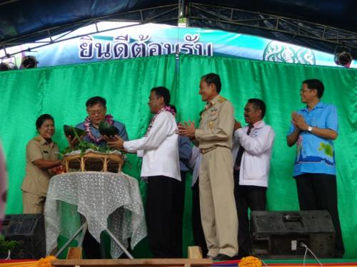 นายยุคล ลิ้มแหลมทอง รัฐมนตรีว่าการกระทรวงเกษตรและสหกรณ์ เป็นประธานพิธีเปิดงาน วันเกษตรควนพัง  