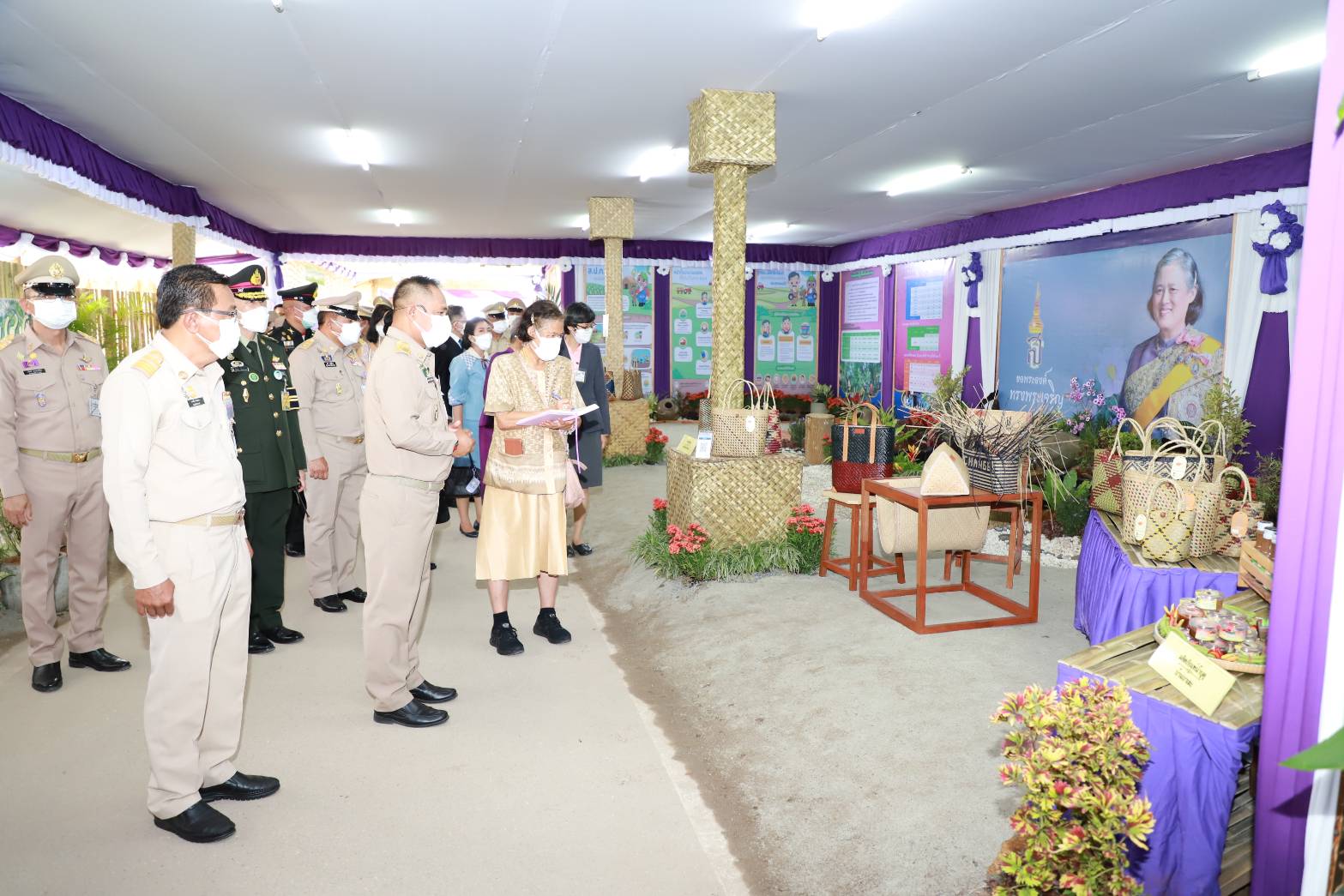 ส.ป.ก. ร่วมรับเสด็จฯ สมเด็จพระกนิษฐาธิราชเจ้ากรมสมเด็จพระเทพรัตนราชสุดาฯ สยามบรมราชกุมารี  ในงานวันลองกอง ของดีเมืองนรา ประจำปี ๒๕๖๕