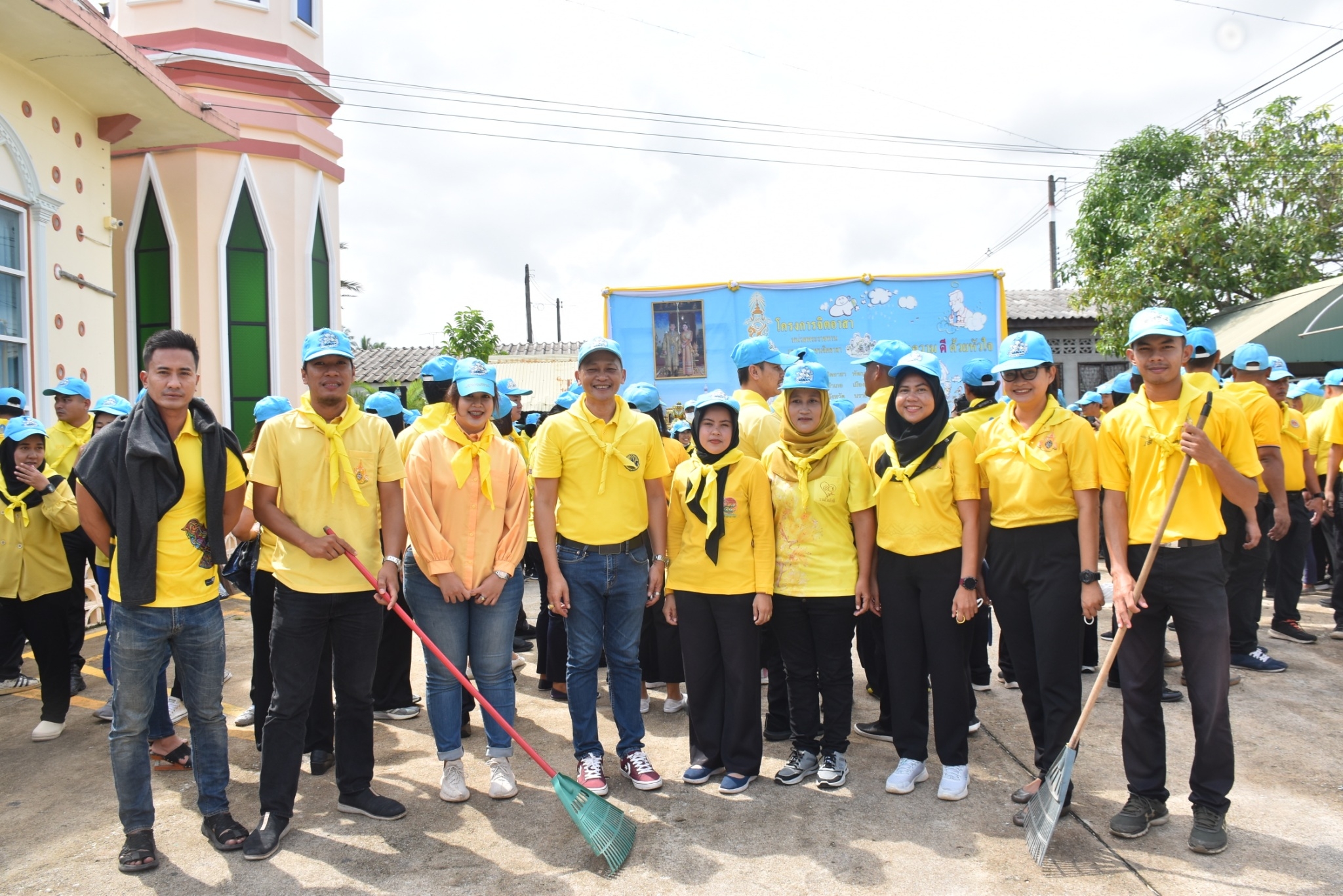 ส.ป.ก.นราธิวาส ร่วมกิจกรรมเฉลิมพระเกียรติพระบาทสมเด็จพระเจ้าอยู่หัวเนื่องในโอกาสมหามงคลเฉลิมพระชนมพรรษา 72 พรรษา 28กรกฎาคม 2567 กิจกรรมจิตอาสาพัฒนาฟื้นฟูและแก้ไขปัญหาแหล่งน้ำ