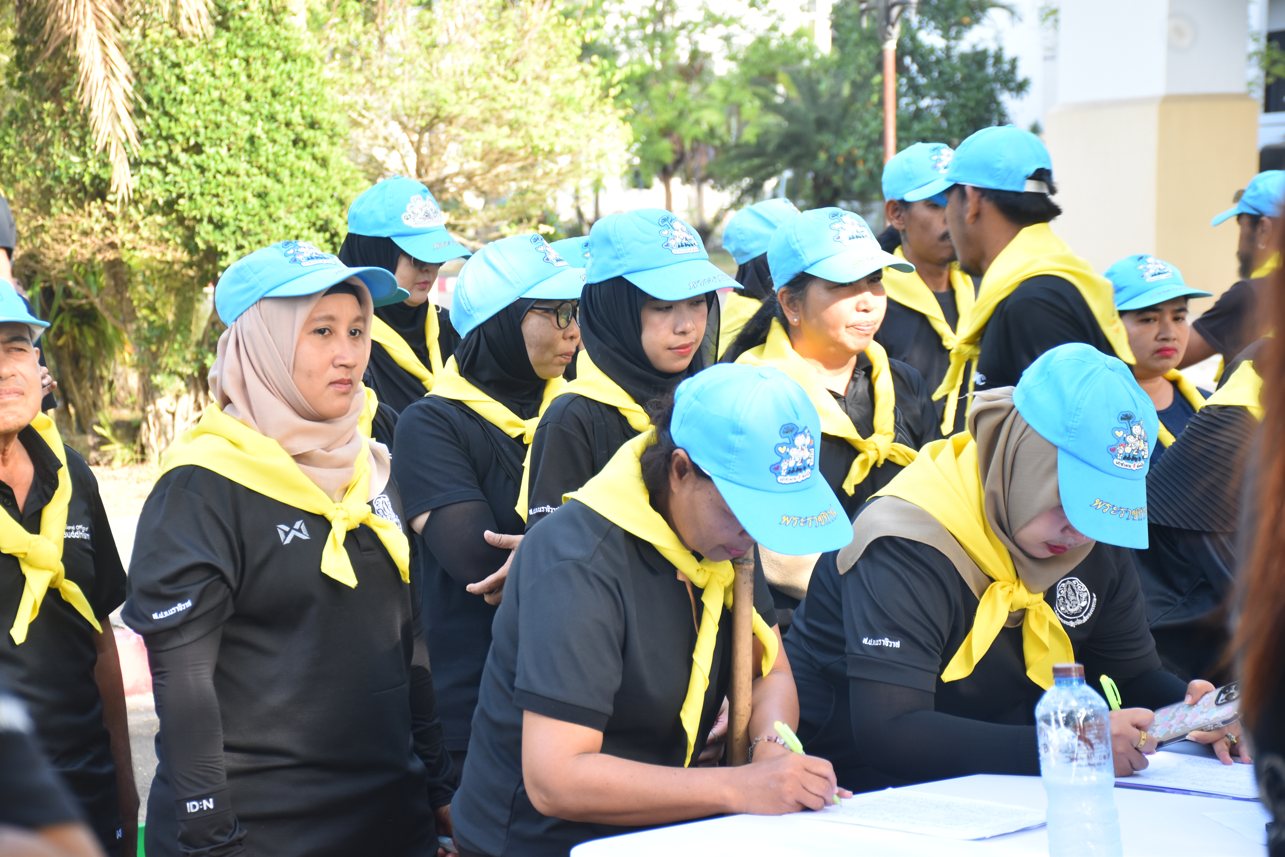 title - ส.ป.ก.นราธิวาส ร่วมกิจกรรมจิตอาสาบำเพ็ญสาธารณประโยชน์ เนื่องในวันที่ระลึกพระบาทสมเด็จพระพุทธเลิศหล้านภาลัย