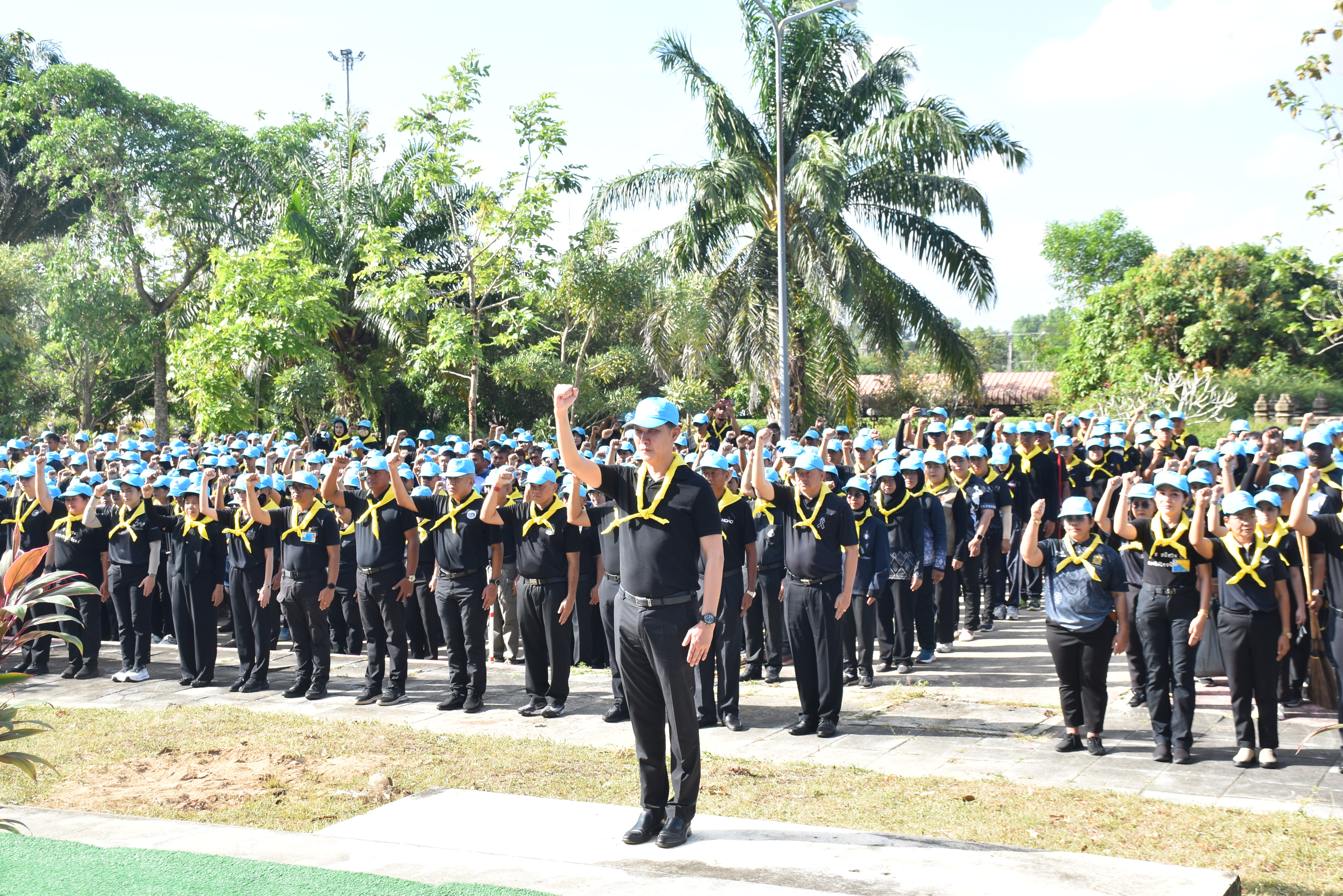 title - ส.ป.ก.นราธิวาส ร่วมกิจกรรมจิตอาสาบำเพ็ญสาธารณประโยชน์ เนื่องในวันที่ระลึกพระบาทสมเด็จพระพุทธเลิศหล้านภาลัย