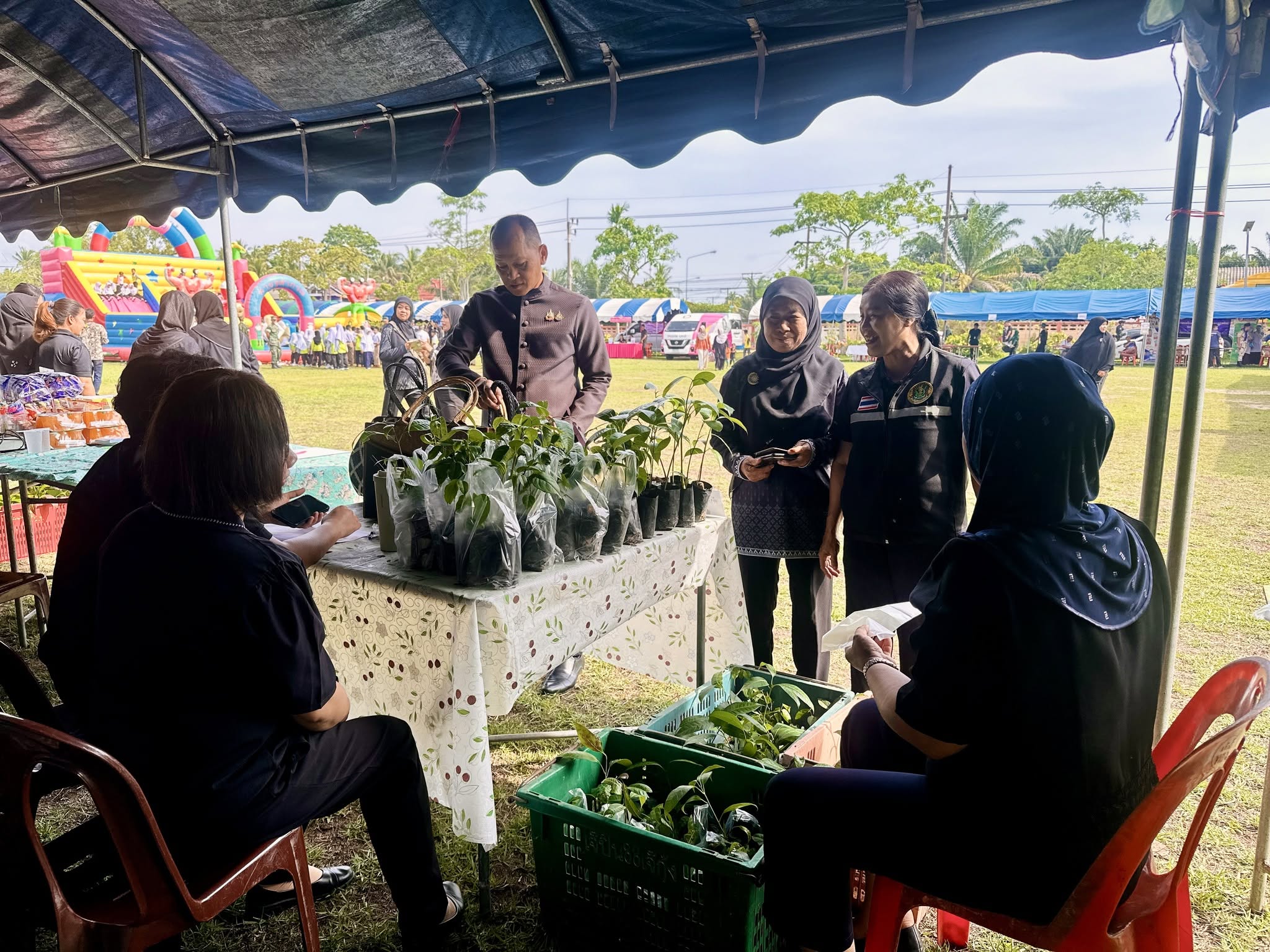 title - ส.ป.ก.นราธิวาส ร่วมกิจกรรมโครงการจังหวัดเคลื่อนที่ บำบัดทุกข์ บำรุงสุข สร้างร้อยยิ้มให้ประชาชน จังหวัดนราธิวาส ประจำปีงบประมาณ 2569
