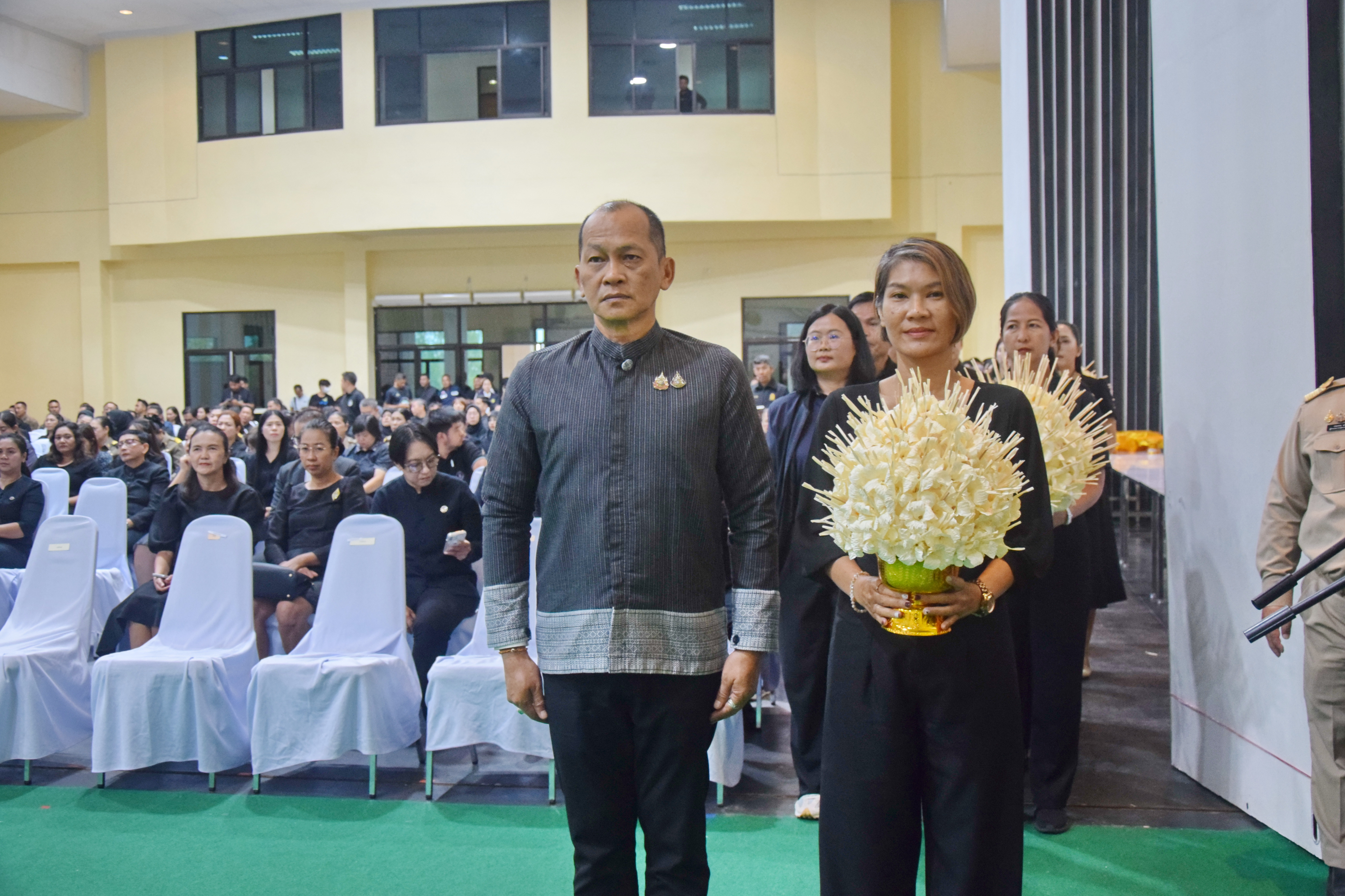 title - ส.ป.ก.นราธิวาส ร่วมพิธีรับมอบดอกไม้จันทน์พระราชทาน “ดอกไม้จันทน์แทนใจ ถวายพระพันปีหลวง” น้อมรำลึกในพระมหากรุณาธิคุณ