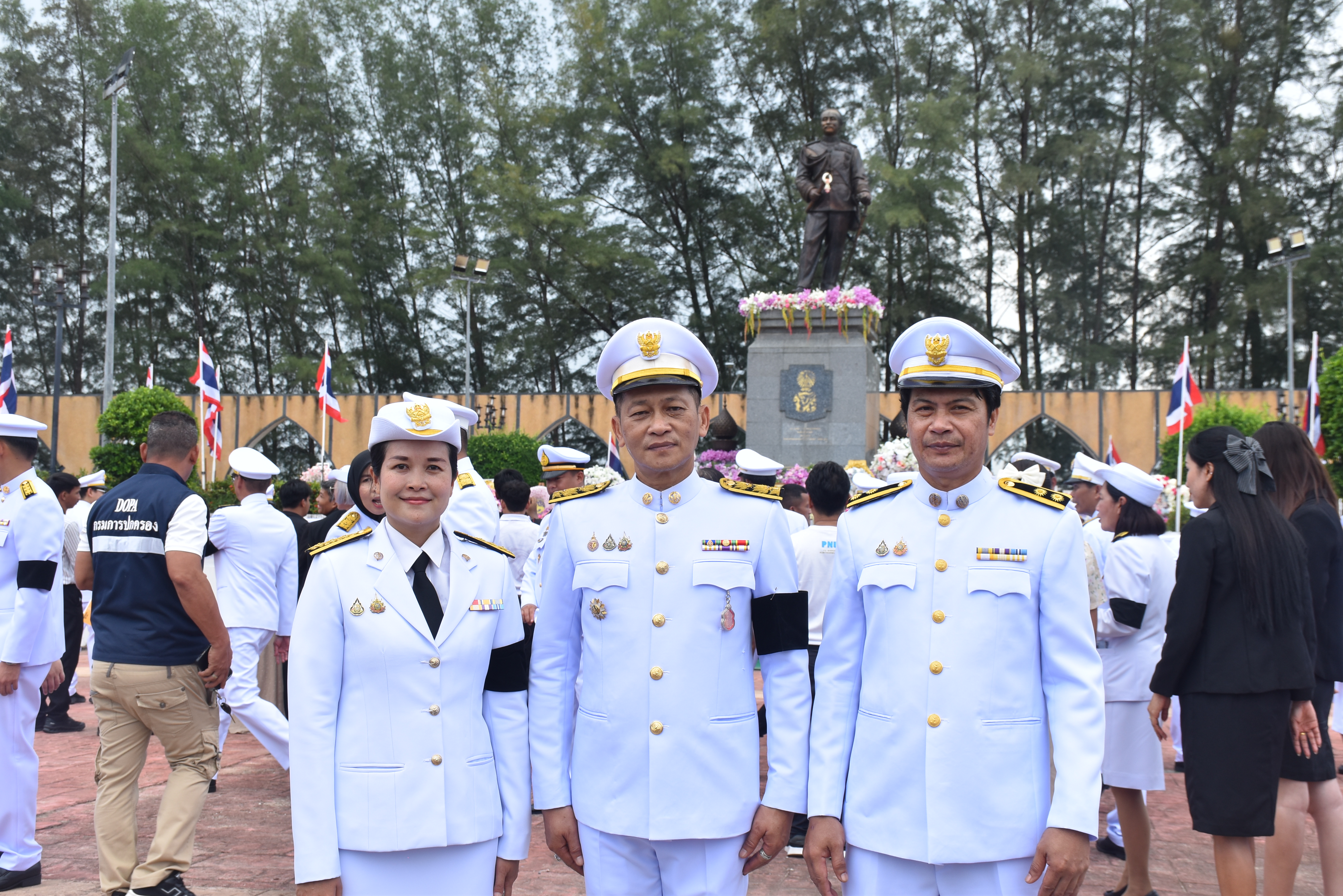 title - ส.ป.ก.นราธิวาส ร่วมพิธีวางพวงมาลาเนื่องใน 