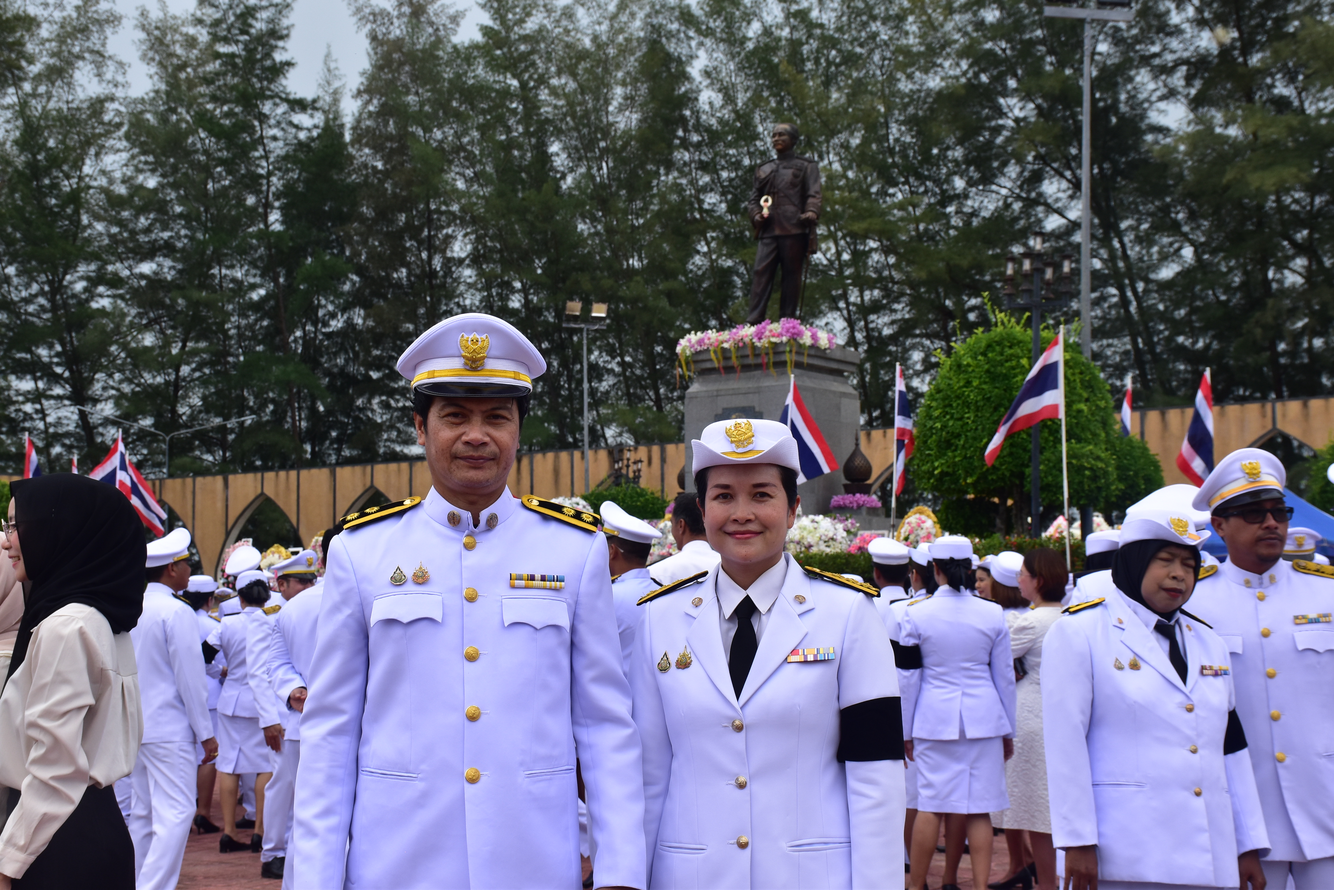 title - ส.ป.ก.นราธิวาส ร่วมพิธีวางพวงมาลาเนื่องใน 