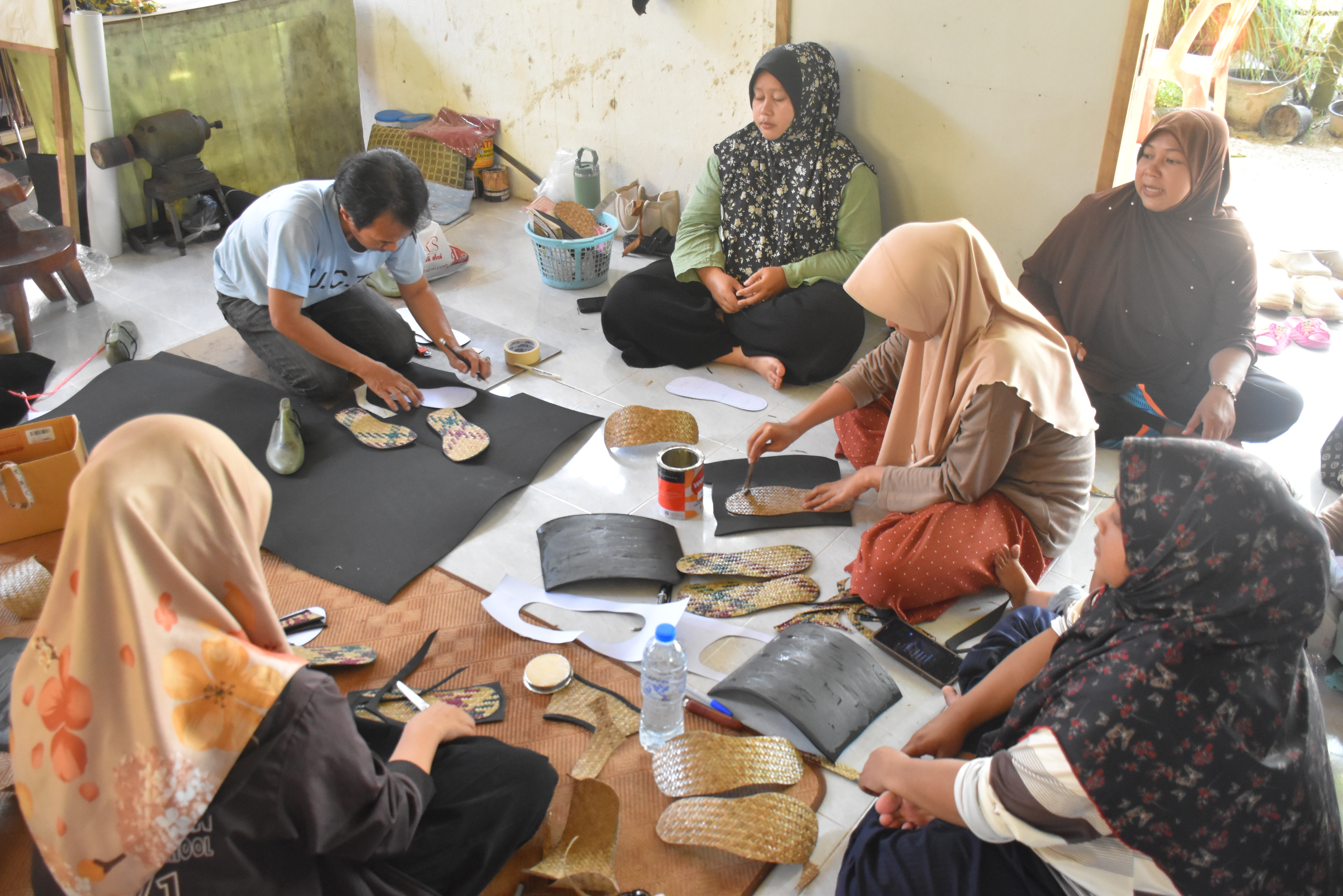 title - ส.ป.ก.นราธิวาส ดำเนินการจัดฝึกอบรมโครงการส่งเสริมการดำเนินงานอันเนื่องมาจากพระราชดำริกิจกรรมพัฒนาและส่งเสริมศิลปหัตถกรรม ประจำปีงบประมาณ พ.ศ. 2569