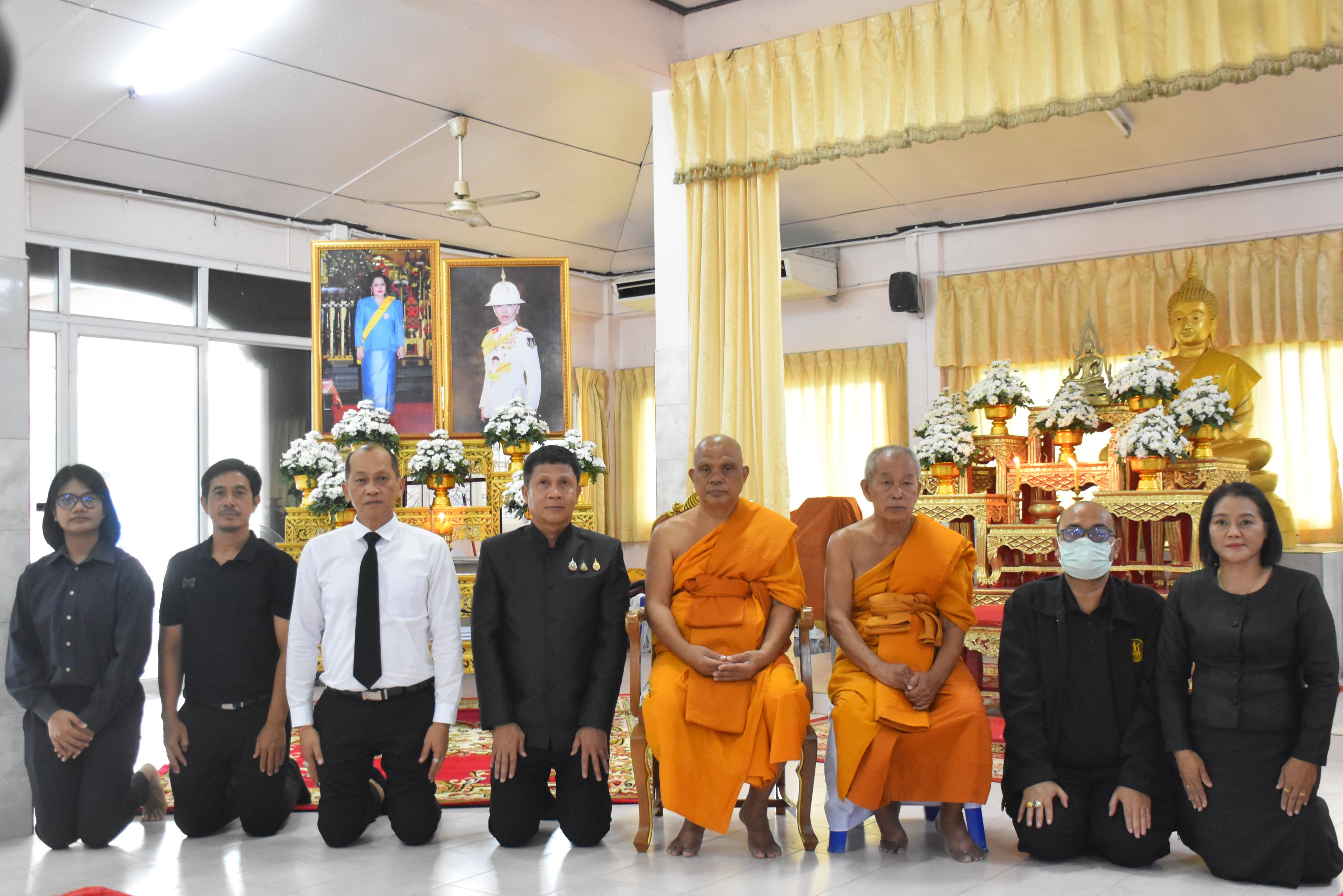 title - ส.ป.ก.นราธิวาส เข้าร่วมพิธีเจริญพระพุทธมนต์และเจริญจิตตภาวนาอุทิศถวายพระราชกุศลแด่ สมเด็จพระนางเจ้าสิริกิติ์ พระบรมราชินีนาถ พระบรมราชชนนีพันปีหลวง และอุทิศถวายพระกุศลแด่ สมเด็จพระเจ้าลูกเธอ เจ้าฟ้าพัชรกิติยภา นเรนทิราเทพยวดี กรมหลวงราชสาริณีสิริพัชร มหาวัชรราชธิดา