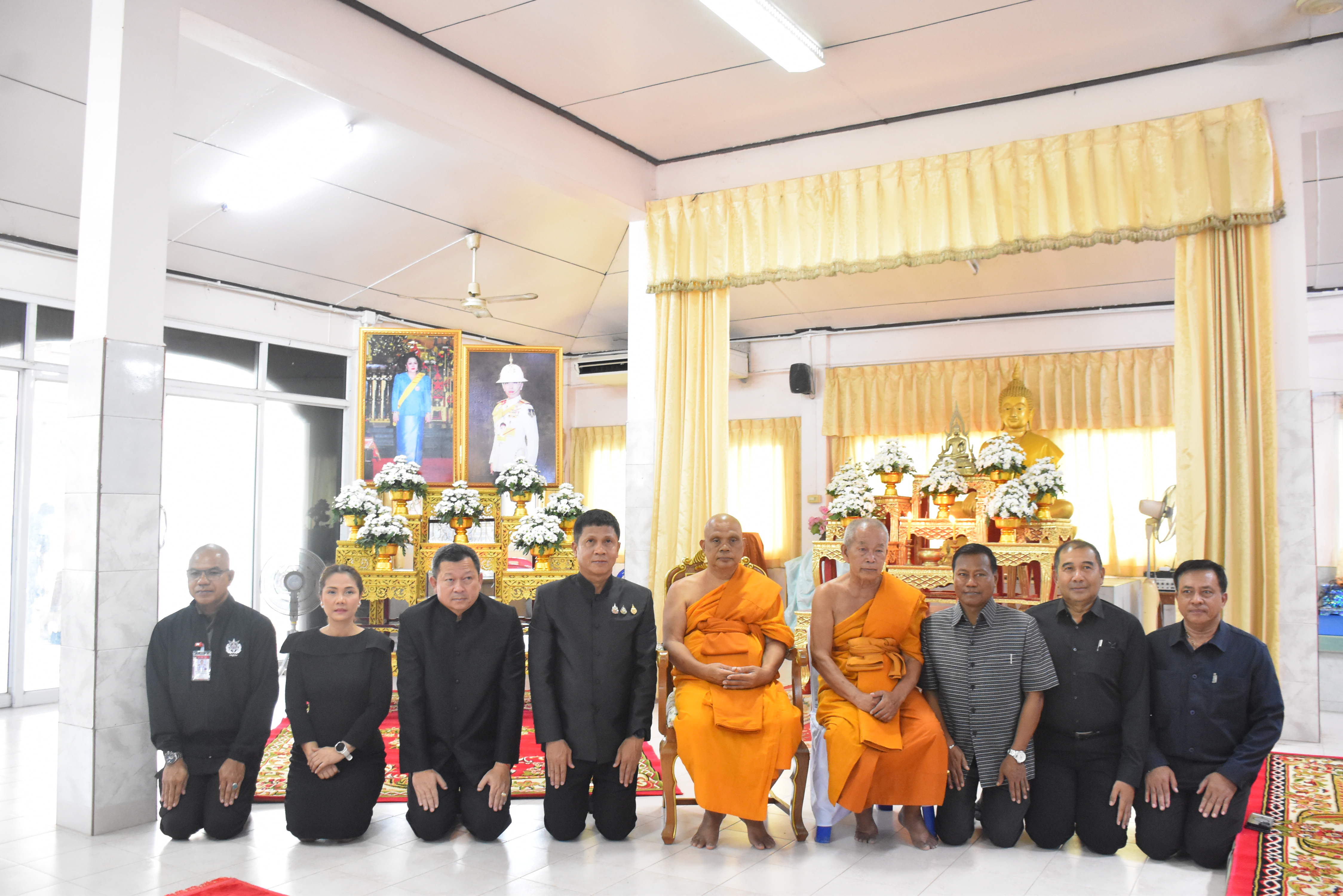 title - ส.ป.ก.นราธิวาส เข้าร่วมพิธีเจริญพระพุทธมนต์และเจริญจิตตภาวนาอุทิศถวายพระราชกุศลแด่ สมเด็จพระนางเจ้าสิริกิติ์ พระบรมราชินีนาถ พระบรมราชชนนีพันปีหลวง และอุทิศถวายพระกุศลแด่ สมเด็จพระเจ้าลูกเธอ เจ้าฟ้าพัชรกิติยภา นเรนทิราเทพยวดี กรมหลวงราชสาริณีสิริพัชร มหาวัชรราชธิดา
