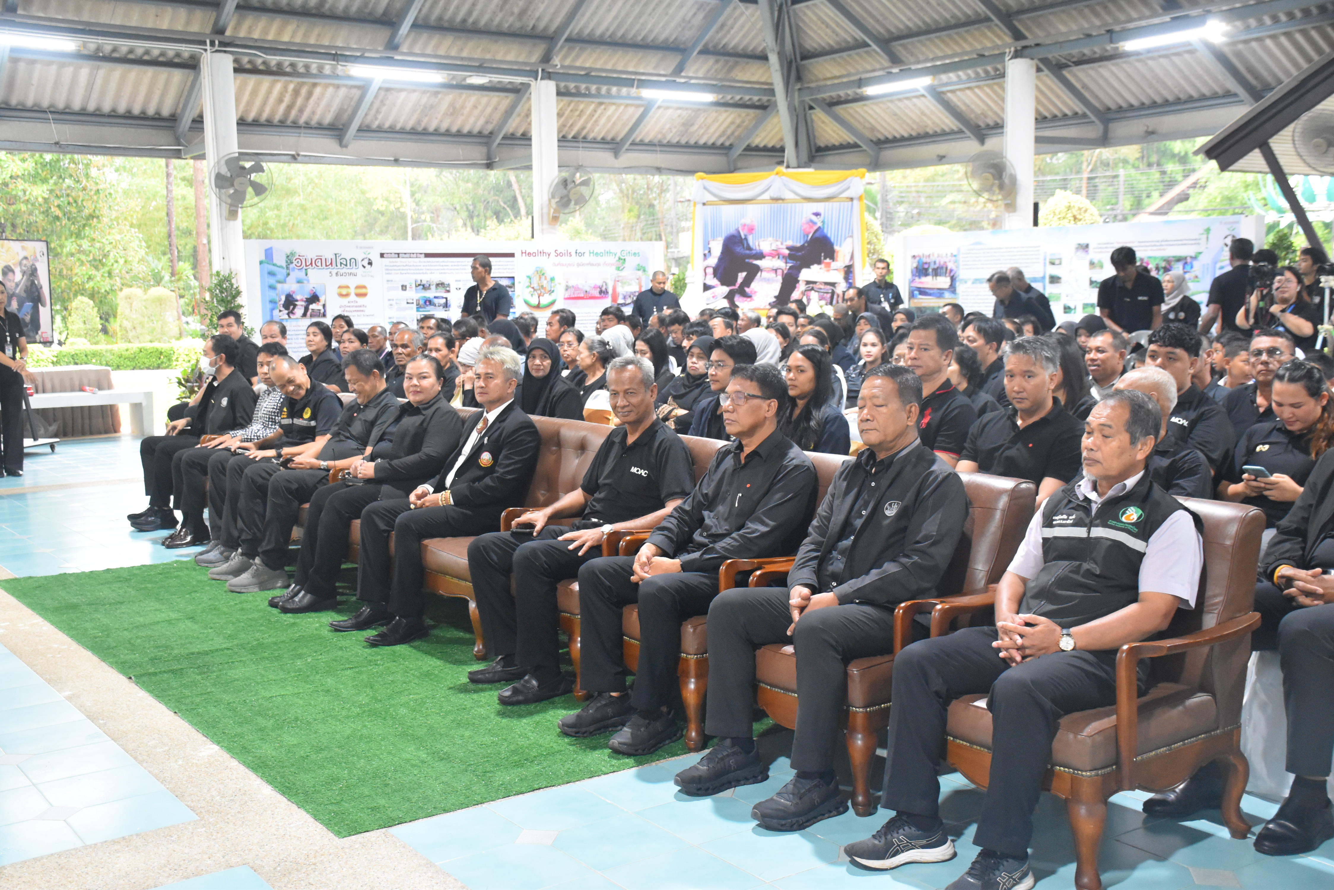 title - ส.ป.ก.นราธิวาส ร่วมกิจกรรมพิธีเปิดวันดินโลก 2568 ณ ศูนย์ศึกษาการพัฒนาพิกุลทองฯ