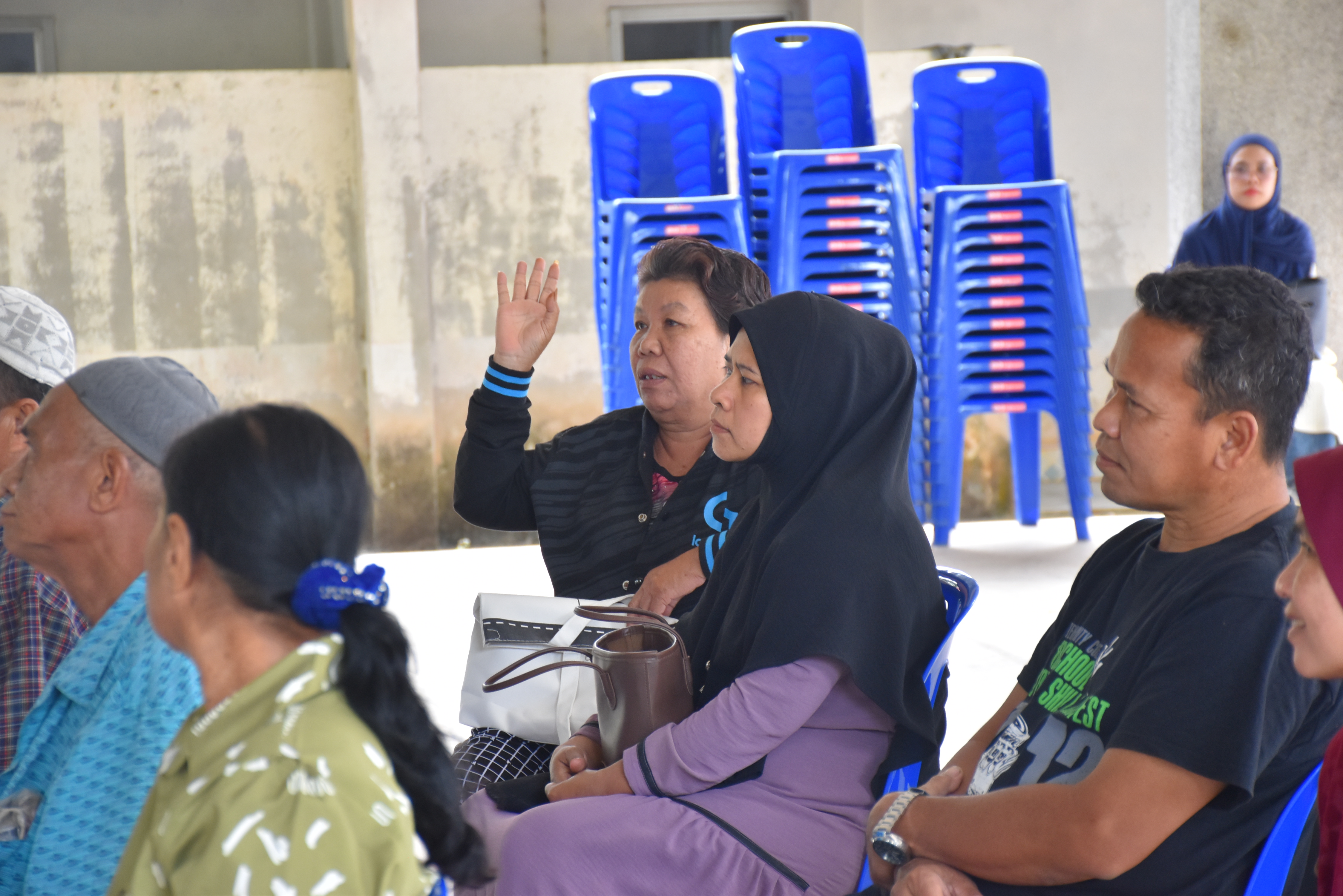 title - ส.ป.ก.นราธิวาส ร่วมออกหน่วยบริการ เพื่อมอบโฉนดเพื่อการเกษตร ให้กับเกษตรกรในเขตปฏิรูปที่ดินอำเภอสุไหงโก-ลก