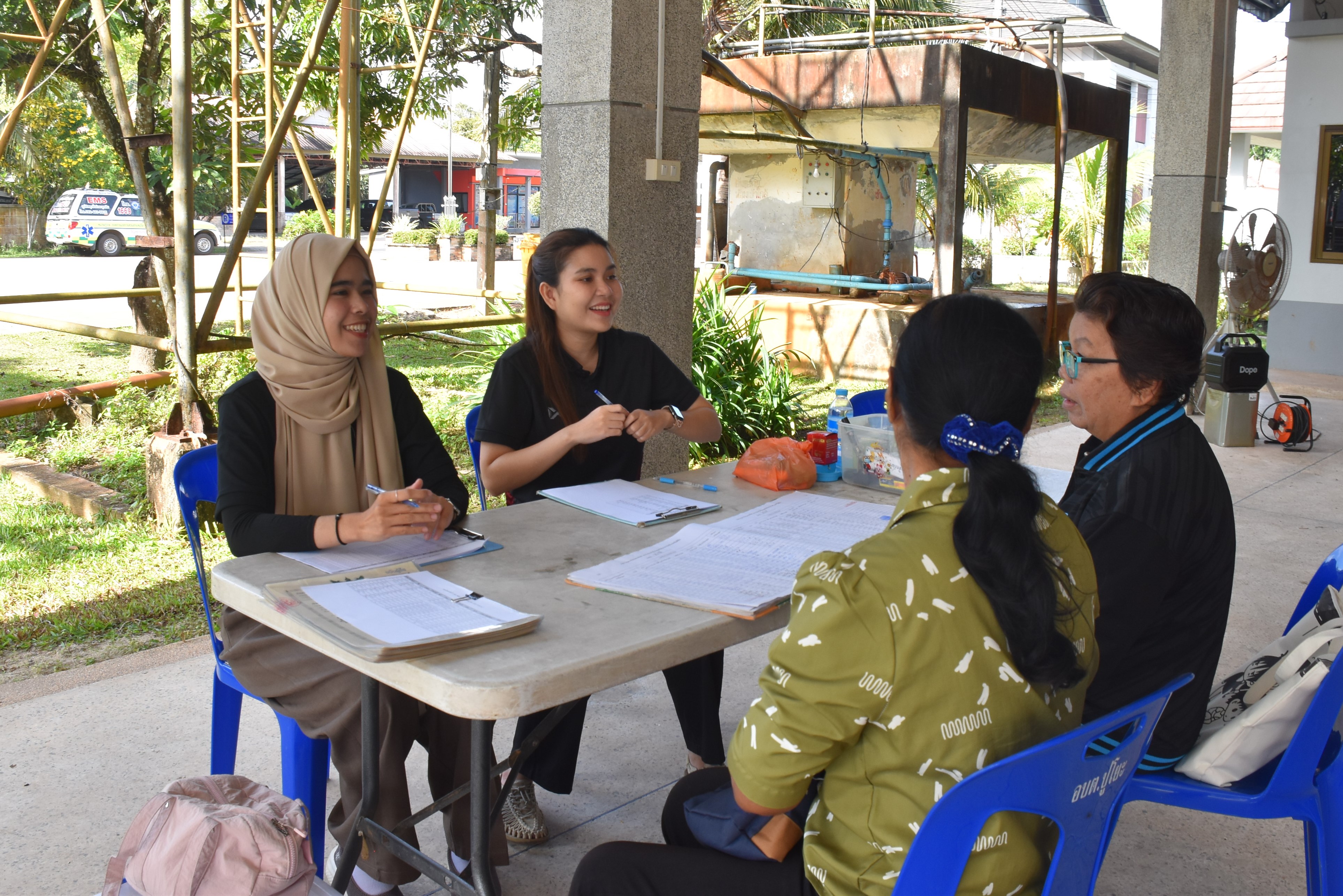 title - ส.ป.ก.นราธิวาส ร่วมออกหน่วยบริการ เพื่อมอบโฉนดเพื่อการเกษตร ให้กับเกษตรกรในเขตปฏิรูปที่ดินอำเภอสุไหงโก-ลก