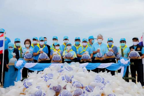 ส.ป.ก.นราธิวาส ร่วมกิจกรรมปล่อยพันธุ์สัตว์น้ำฯ