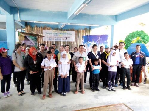 ส.ป.ก.นราธิวาส ร่วมโครงการจังหวัดเคลื่อนที่ ณ โรงเรียนบ้านน้ำวน อ.จะเเนะ