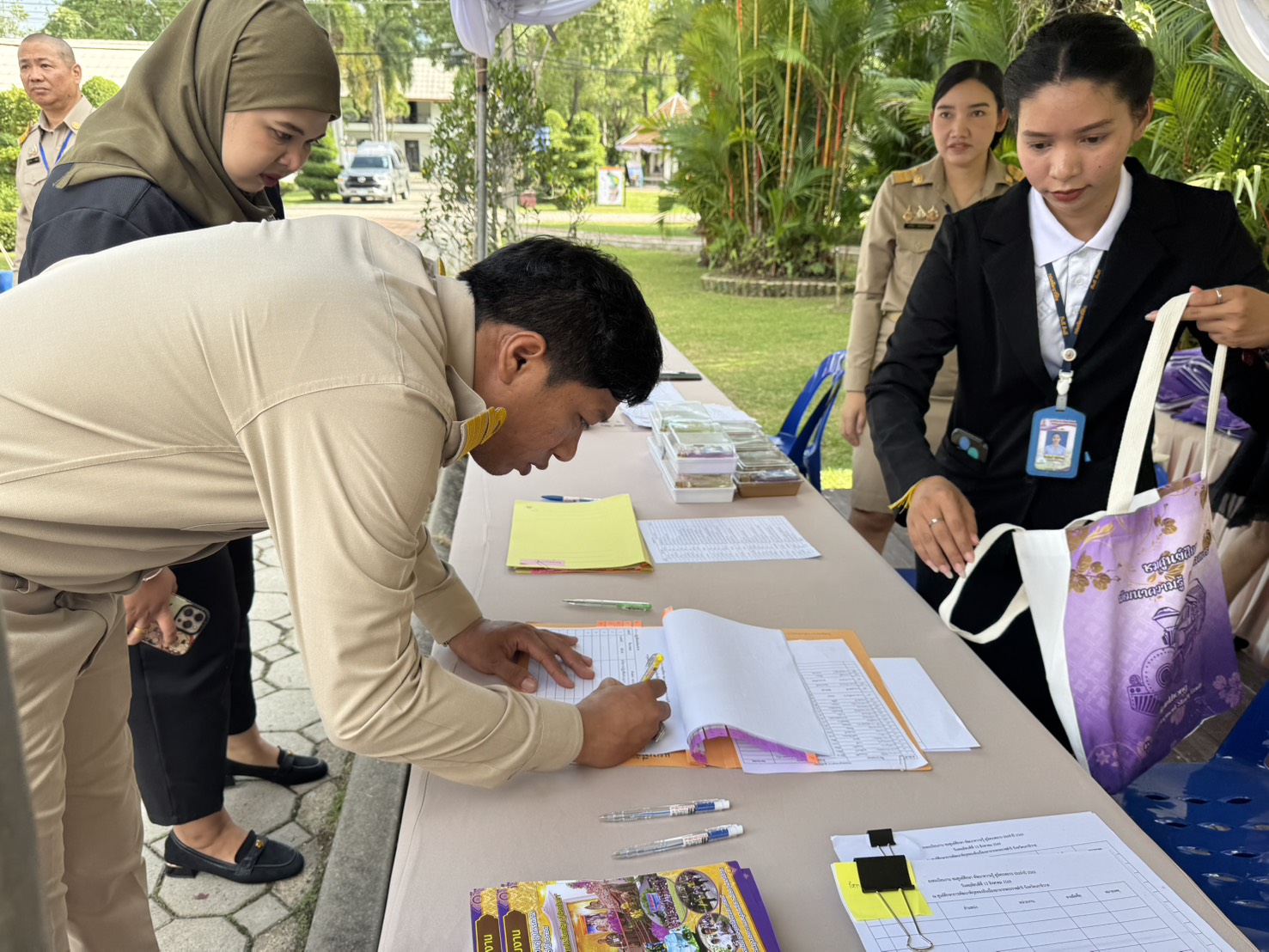 title - ส.ป.ก.นราธิวาส จัดนิทรรศการงาน ชมศูนย์ศึกษา พัฒนาความรู้ ดูนิทรรศการ ครั้งที่ 27 ประจำปี 2569 ภายใต้ชื่องาน “สืบสานพระราชปณิธาน สานประโยชน์สุข สู่ปวงประชา”
