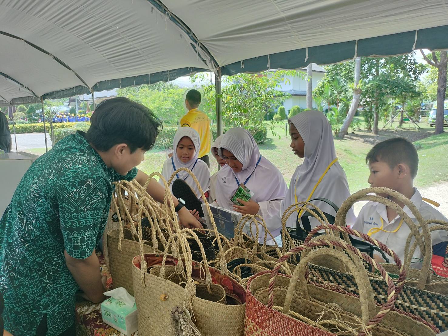 title - ส.ป.ก.นราธิวาส จัดนิทรรศการงาน ชมศูนย์ศึกษา พัฒนาความรู้ ดูนิทรรศการ ครั้งที่ 27 ประจำปี 2569 ภายใต้ชื่องาน “สืบสานพระราชปณิธาน สานประโยชน์สุข สู่ปวงประชา”