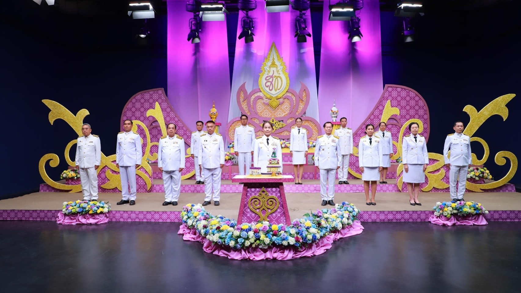 วันพฤหัสบดีที่ 16 พฤษภาคม 2567 นายประสิทธิ์ ซาล่าม นิติกรชำนาญการพิเศษ รักษาราชการแทนปฏิรูปที่ดินจังหวัดหนองบัวลำภู ร่วมบันทึกเทปโทรทัศน์ถวายพระพรเนื่องในโอกาสวันเฉลิมพระชนมพรรษาสมเด็จพระนางเจ้าสุทิดาพัชรสุดาพิมลลักษณ พระบรมราชินี ณ สถานีวิทยุแห่งประเทศไทย จังหวัดขอนแก่น