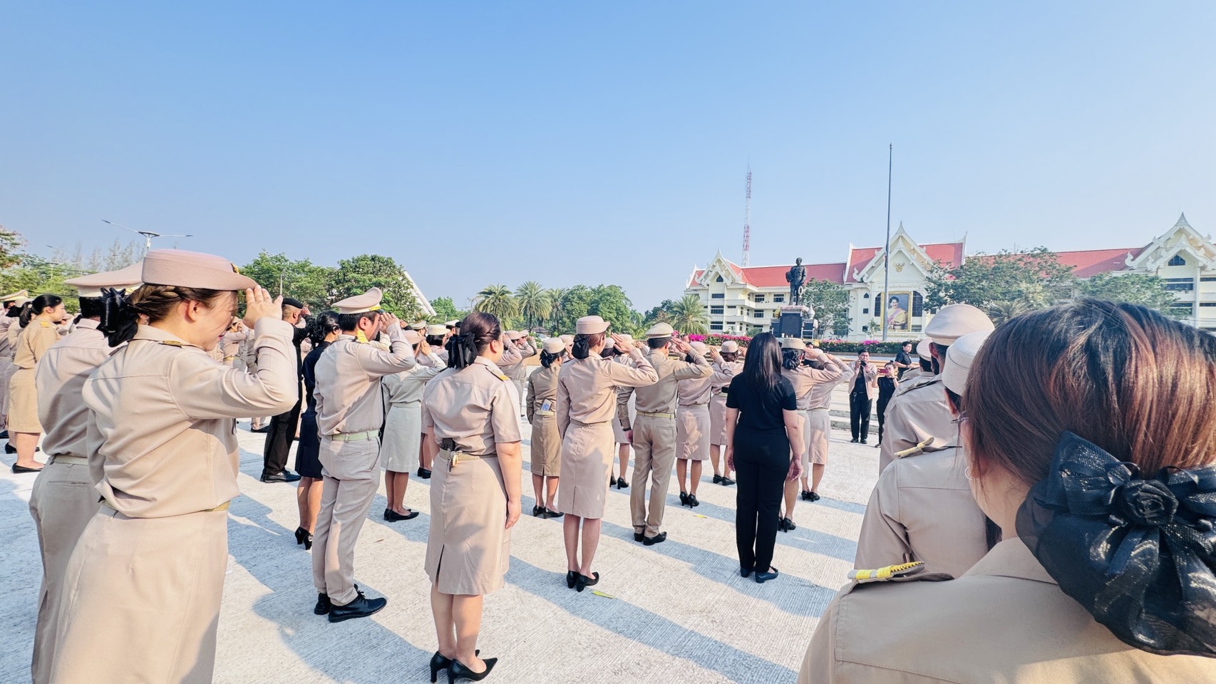 title -  ส.ป.ก.จังหวัดหนองบัวลำภู เข้าร่วมกิจกรรมเคารพธงชาติไทย กับหน่วยงานราชการในจังหวัดหนองบัวลำภู ในวันแรกของการทำงานประจำสัปดาห์ พุทธศักราช ๒๕๖๙ ณ บริเวณลานปิยมิตร ศูนย์ราชการจังหวัดหนองบัวลำภู 