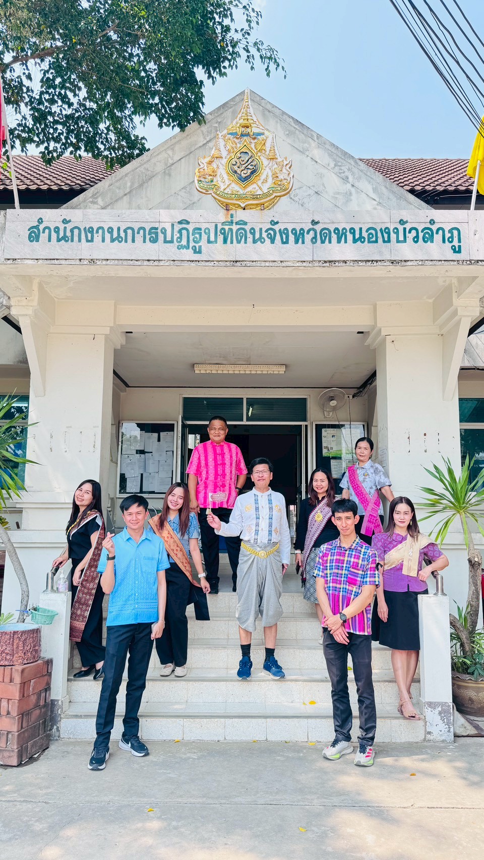 title - จังหวัดหนองบัวลำภู เริ่มแล้ว “ภูมิใจแต่งไทยทั้งแผ่นดิน”   สร้างการรับรู้ชุดไทยพระราชนิยมให้ประชาชนทั่วไปได้รับรู้