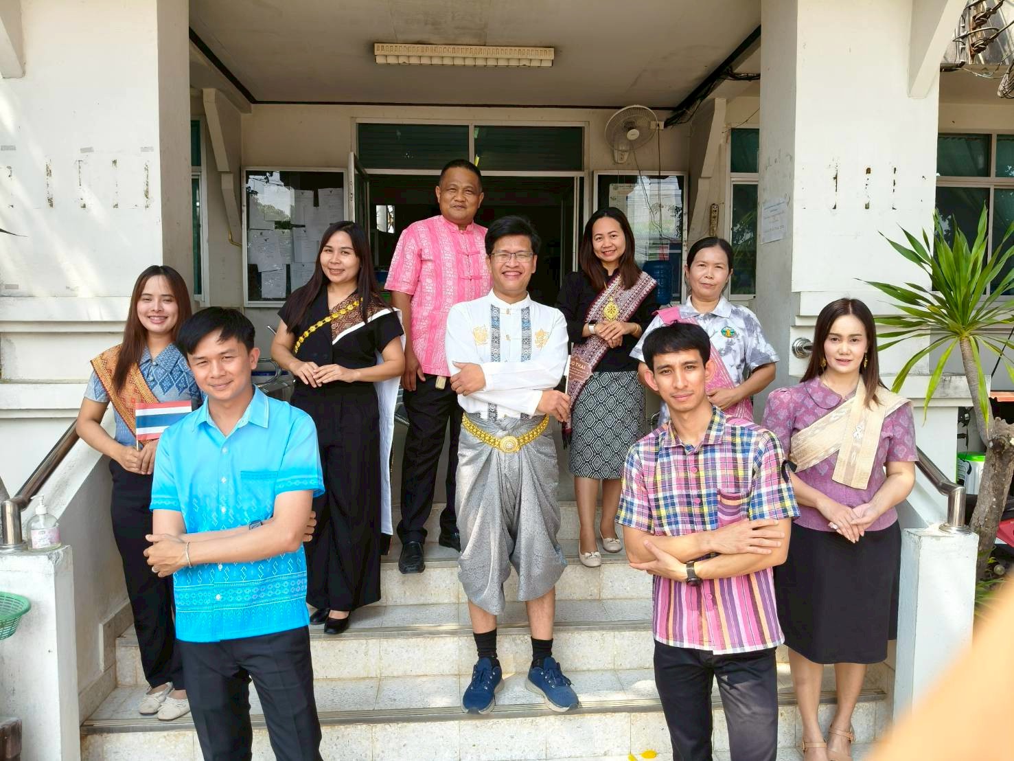 title - จังหวัดหนองบัวลำภู เริ่มแล้ว “ภูมิใจแต่งไทยทั้งแผ่นดิน”   สร้างการรับรู้ชุดไทยพระราชนิยมให้ประชาชนทั่วไปได้รับรู้