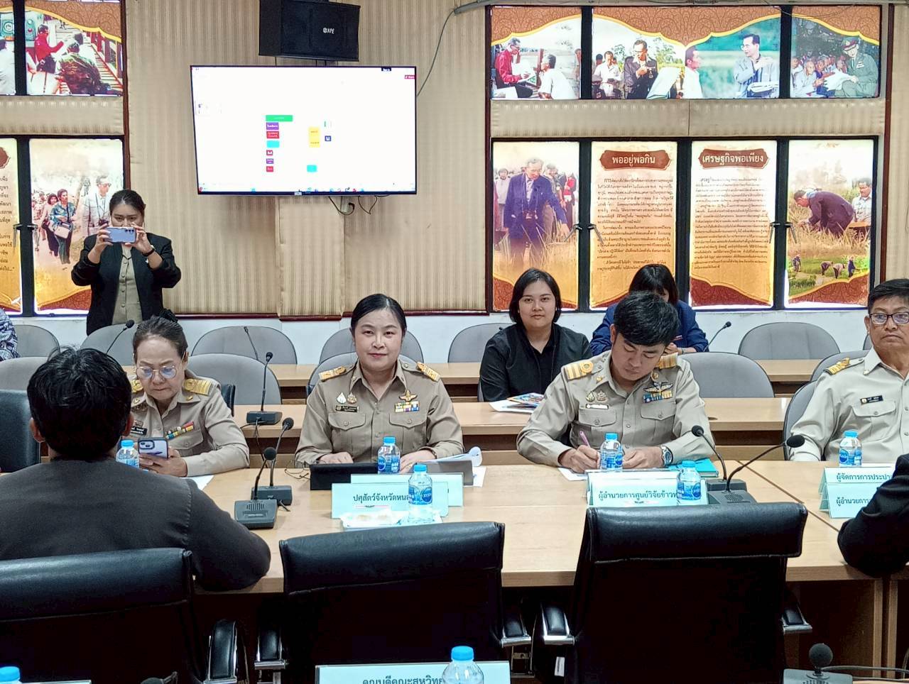 นางสาวภัทรวดี สุขเสวตร ปฏิรูปที่ดินจังหวัดหนองคาย ร่วมประชุมคณะอนุกรรมการจัดแสดงนิทรรศการผลงานของส่วนราชการและภาคเอกชน ภายใต้งานฉลองอนุสาวรีย์ปราบฮ่อ ใต้ร่มพระบารมี เมืองหนองคาย และงานกาชาด พ.ศ. 2569