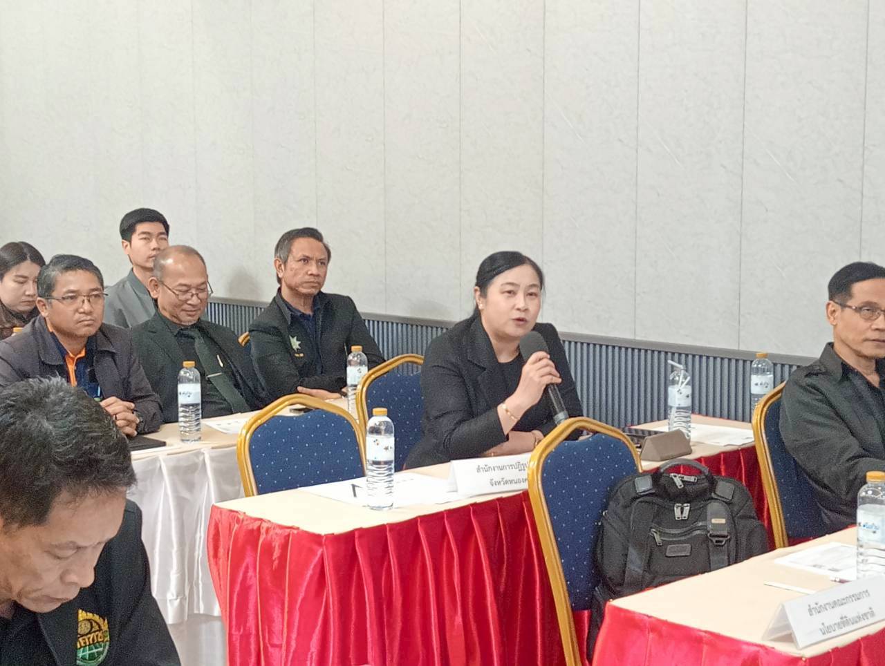 นางสาวภัทรวดี สุขเสวตร ปฏิรูปที่ดินจังหวัดหนองคาย พร้อมด้วย ผอ.กกม. และ ผอ.กชท. เข้าร่วมประชุมนำเสนอรายงานติดตาม ตรวจสอบ และประเมินผลการใช้ที่ดินของประเทศให้เหมาะสมกับสภาพที่ดินและศักยภาพที่ดิน ภาคตะวันออกเฉียงเหนือ