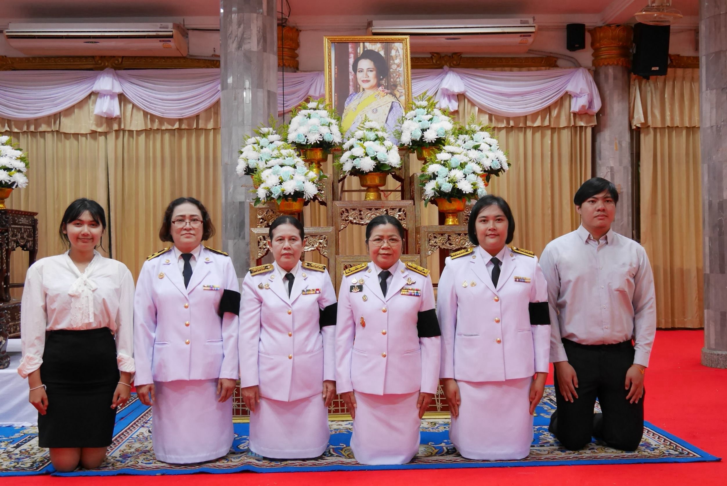วันที่ 12 สิงหาคม 2569 นางวิไลกัลยา สาริพันธ์ ปฏิรูปที่ดินจังหวัดหนองคาย พร้อมข้าราชการและเจ้าหน้าที่ ร่วมกิจกรรมพิธี สวดพระพุทธมนต์ และทำบุญตักบาตร ถวายพระราชกุศล เนื่องในวันคล้ายวัน พระราชสมภพ สมเด็จ พระนางเจ้าสิริกิติ์ พระบรมราชินีนาถ พระบรมราชชนนีพันปีหลวง และวันแม่แห่งชาติ 12 สิงหาคม 2569  ณ  ศาลาหลวงพ่อพระใส วัดโพธิ์ชัย พระอารามหลวง อำเภอเมือง จังหวัดหนองคาย