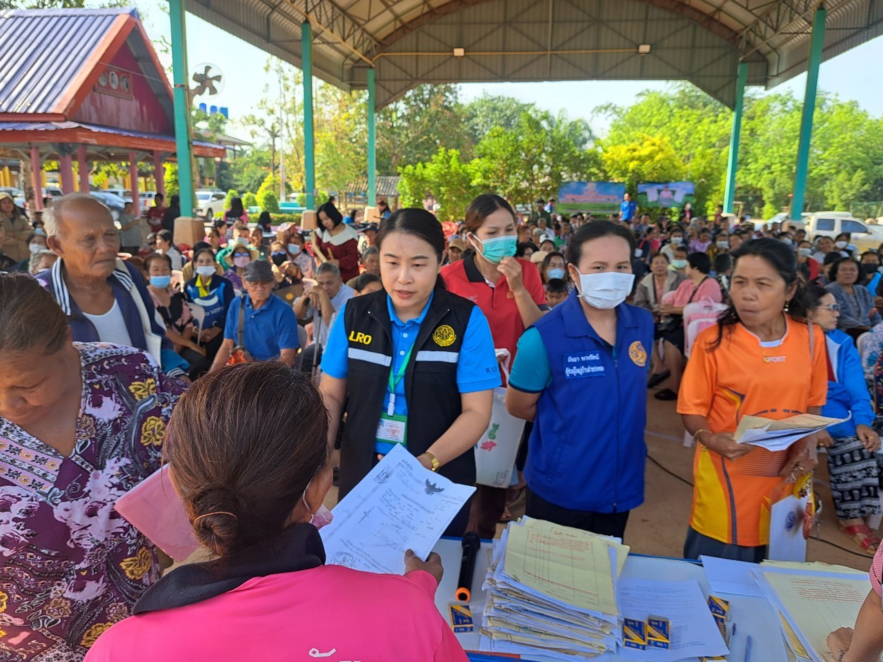 วันที่ 16 กุมภาพันธ์ 2567 นางสาวภัทรวดี สุขเสวตร ปฏิรูปที่ดินจังหวัดหนองคาย พร้อมเจ้าหน้าที่ ส.ป.ก.หนองคาย บูรณาการร่วมกับองค์การบริหารส่วนจังหวัดหนองคาย เพื่อให้บริการศูนย์บริการประชาชนฯ