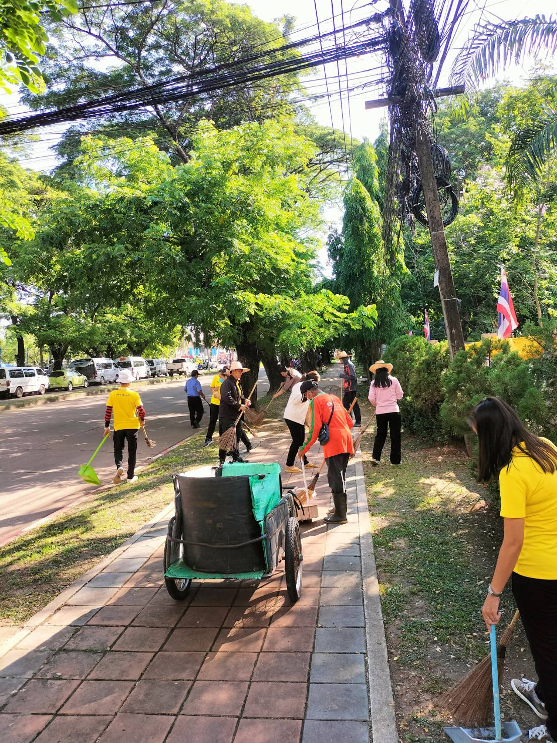 30 มิถุนายน 2566 เจ้าหน้าที่ ส.ป.ก.หนองคาย ร่วมกันดำเนินการกิจกรรม หน้าบ้านน่ามอง ครั้งที่ 6/2566 และจิตอาสาพัฒนาสาธารณประโยชน์ สร้างวัฒนธรรมองค์การ เสริมสร้างความสามัคคีในองค์กร