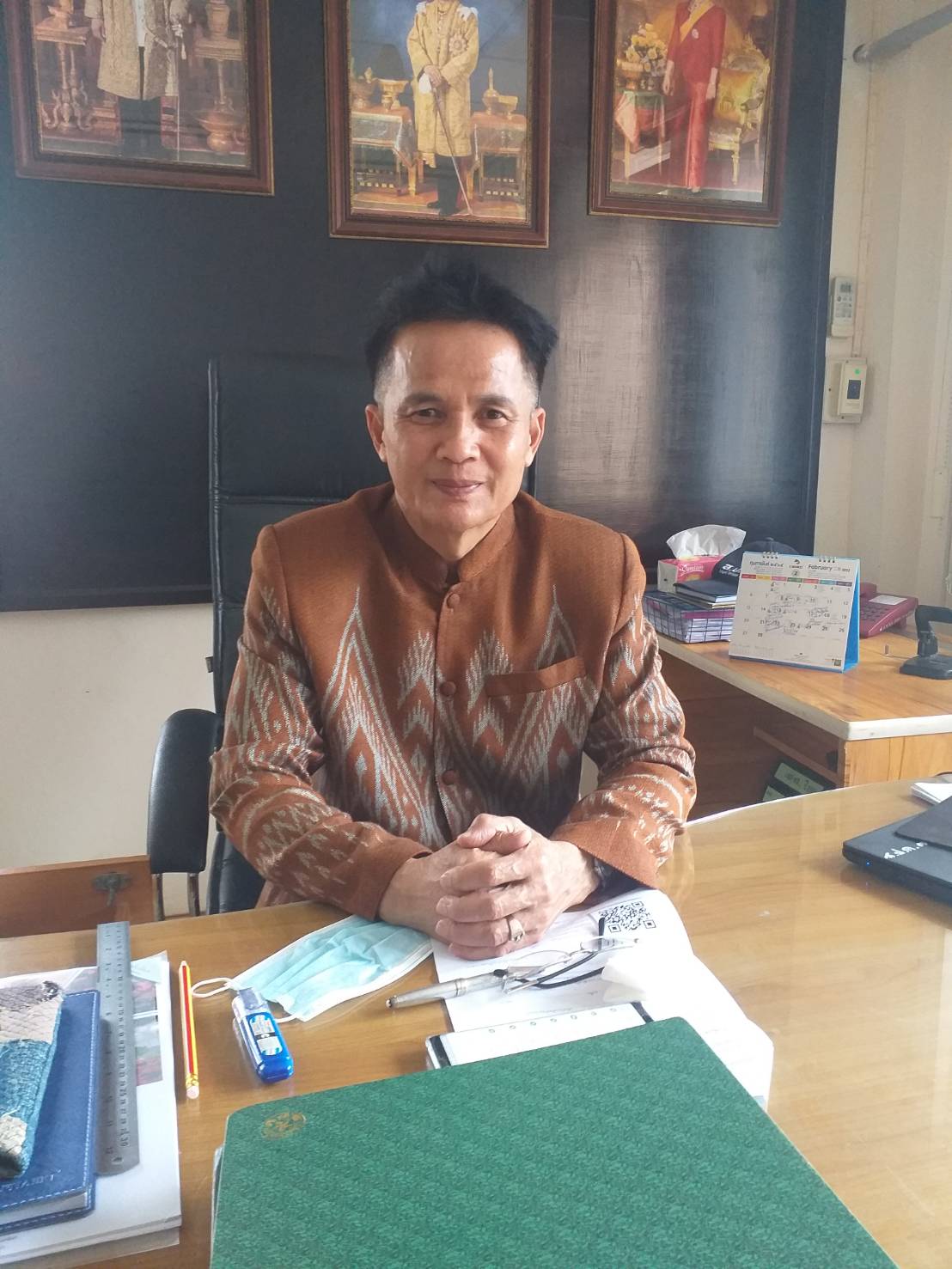 นายประพันธ์ คำบาง ปฏิรูปที่ดินจังหวัดหนองคาย เข้าร่วมประชุมการตรวจราชการของรองหัวหน้าผู้ตรวจราชการกระทรวงมหาดไทย นายโสภณ สุวรรณรัตน์ เพื่อติดตามความคืบหน้าผลการดำเนินโครงการตามนโยบายของรัฐบาลและกระทรวงมหาดไทย