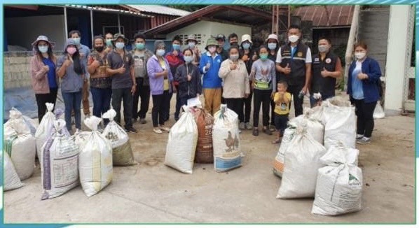 นายประพันธ์ คำบาง ปฏิรูปที่ดินจังหวัดหนองคาย  ได้อนุมัติให้นางสาวศิริวิไล รัตนะ ตำแหน่งเจ้าหน้าที่ปฏิรูปที่ดิน (ด้านปฏิรูปที่ดิน) เดินทางไปปฏิบัติราชการเผื่อจัดฝึกอบรมโครงการพัฒนาเกษตรกรปราดเปรื่อง (Smart Farmer) กิจกรรมสร้างและพัฒนาเกษตรกรรุ่นใหม่ในเขตปฏิรูปที่ดินจังหวัดหนองคาย