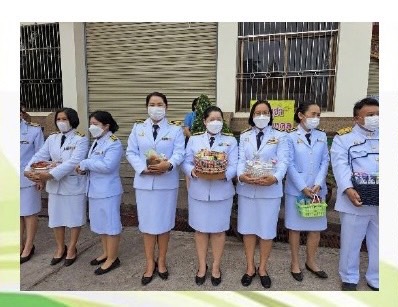 นายประพันธ์ คำบาง ปฏิรูปที่ดินจังหวัดหนองคาย มอบหมายให้ นางสาววิจิตร ประจิมทิศ นักวิชาการปฏิรูปที่ดินชำนาญการพิเศษ เข้าร่วมพิธีบำเพ็ญกุศลอุทิศถวายเนื่องในวันครบรอบ 100 ปี