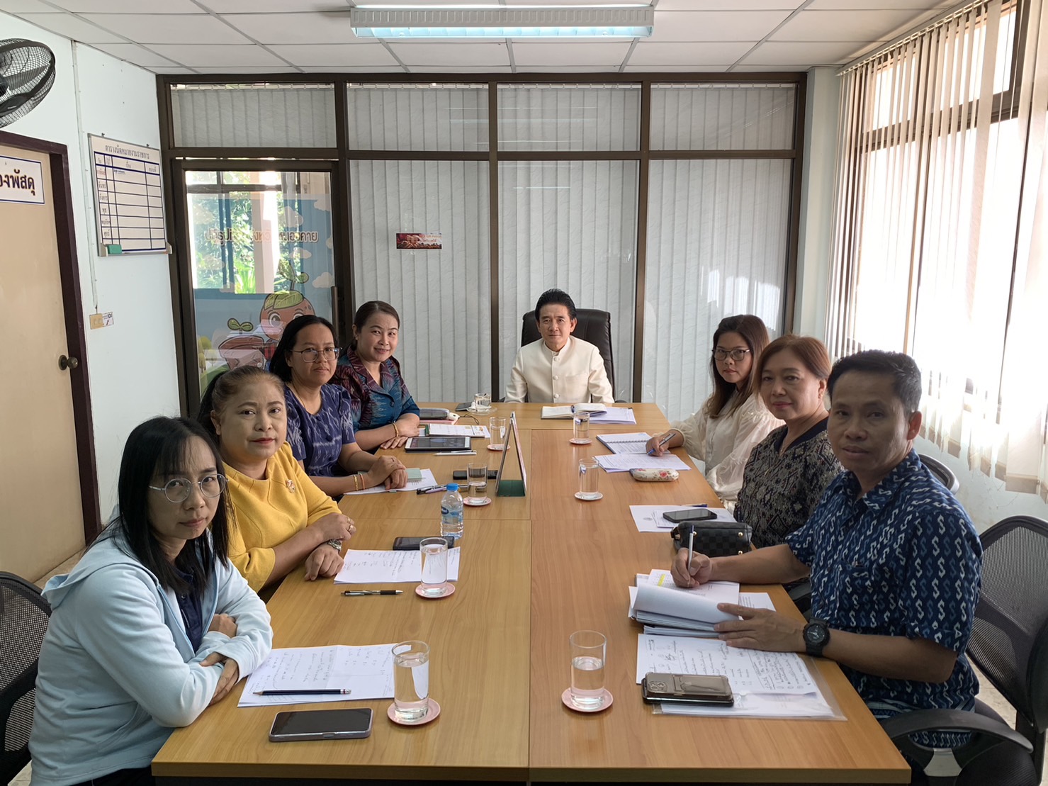 วันที่ 5 มกราคม 2567 นางสาวภัทรวดี สุขเสวตร ปฏิรูปที่ดินจังหวัดหนองคาย  พร้อมด้วย นางสาววิจิตร ประจิมทิศ นักวิชาการปฏิรูปที่ดินชำนาญการพิเศษ ผู้อำนวยการ กลุ่มยุทธศาสตร์และการปฏิรูปที่ดิน เข้าร่วมประชุม กับ นายยุทธนา ศรีตะบุตร นายกองค์การบริหารส่วนจังหวัดหนองคาย และคณะดำเนินงาน เพื่อเตรียมการจัดงานโครงการ KICK OFF การมอบโฉนดเพื่อการเกษตร เป็นของขวัญปีใหม่ พ.ศ. 2567 