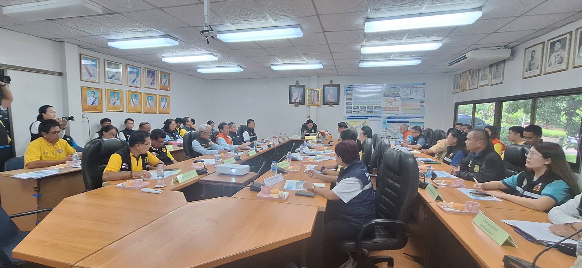 รัฐมนตรีช่วยว่าการกระทรวงเกษตรและสหกรณ์ติดตามสถานการณ์น้ำในเขตจังหวัดหนองคาย วันที่ 30 สิงหสคม 2567 นางสาวภัทรวดี สุขเสวตร ปฏิรูปที่ดินจังหวัดหนองคาย พร้อมด้วย นางสาววิจิตร ประจิมทิศ ผู้อำนวนการกลุ่มยุทธศาสตร์และการปฏิรูปที่ดิน และ นายพิษณุ บุญแนบ ผู้อำนวนการกลุ่มงานช่างและแผนที่