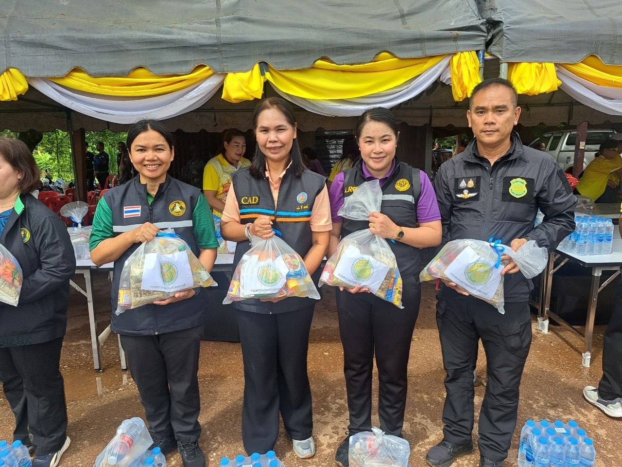 รัฐมนตรีช่วยว่าการกระทรวงเกษตรและสหกรณ์ติดตามสถานการณ์น้ำในเขตจังหวัดหนองคาย วันที่ 31 สิงหสคม 2567 นางสาวภัทรวดี สุขเสวตร ปฏิรูปที่ดินจังหวัดหนองคาย พร้อมด้วย นางสาววิจิตร ประจิมทิศ ผู้อำนวนการกลุ่มยุทธศาสตร์และการปฏิรูปที่ดิน และ นายพิษณุ บุญแนบ ผู้อำนวนการกลุ่มงานช่างและแผนที่