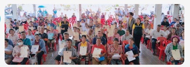 วันที่ 20 พฤศจิกายน 2567 นางสาวภัทรวดี สุขเสวตร ปฏิรูปที่ดินจังหวัดหนองคาย พร้อมเจ้าหน้าที่ ส.ป.ก.หนองคาย ออกศูนย์บริการประชาชน