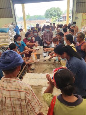 จัดฝึกอบรมโครงการระบบส่งเสริมการเกษตรแบบแปลงใหญ่ข้าว ตำบลอุดมพร อำเภอเฝ้าไร่ จังหวัดหนองคาย ปีงบประมาณ 2564 หลักสูตร การผลิตเชื้อราไตรโคเดอม่า และเชื้อราเมนาไรเซี่ยม ณ อาคารรวบรวมผลผลิตทางการเกษตร ตำบลอุดมพร อำเภอเฝ้าไร่