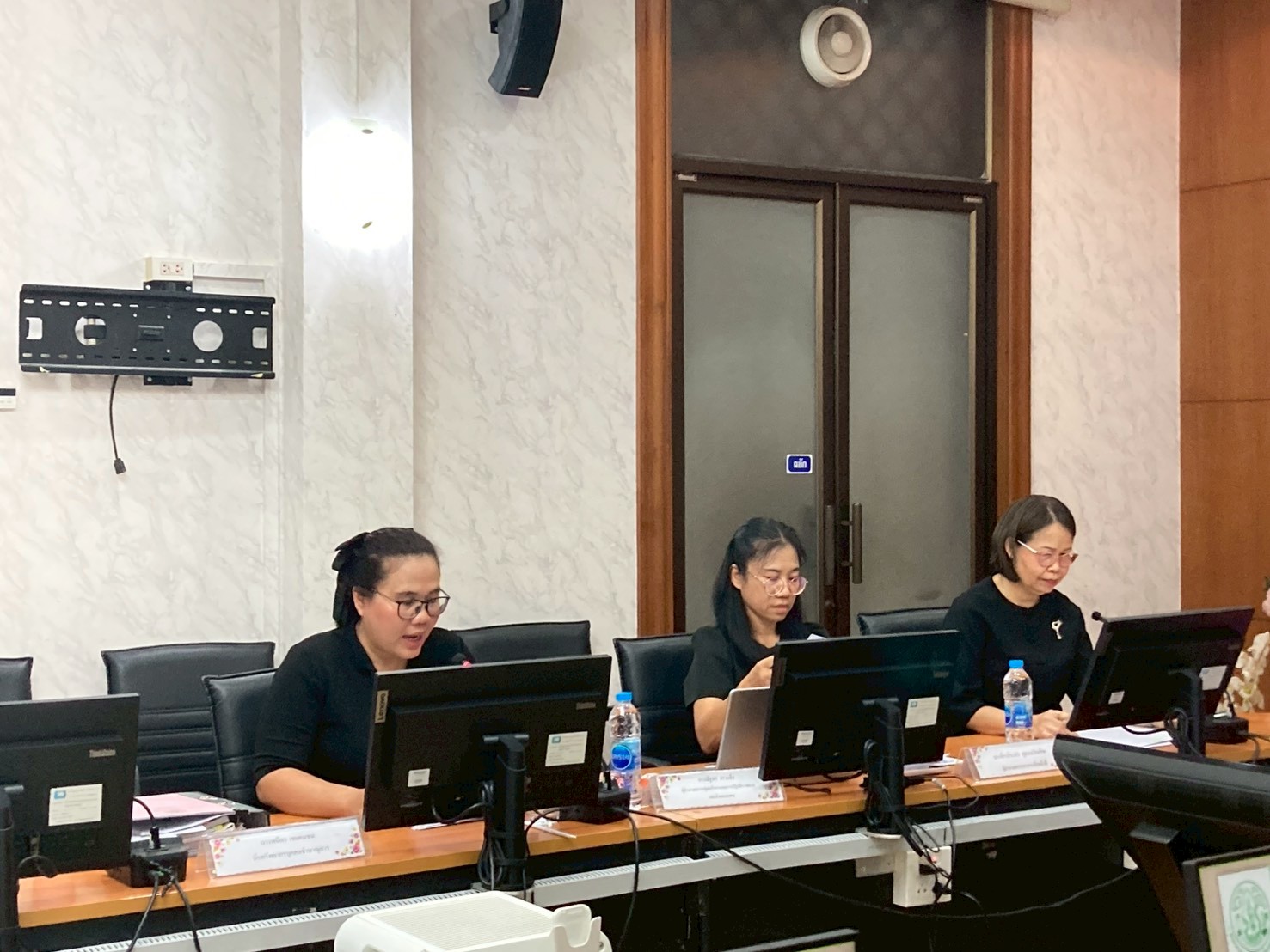 title - การประชุม ซักซ้อมความเข้าใจ หลักเกณฑ์และวิธีการประเมินผลการปฏิบัติราชการและการเลื่อนเงินเดือนข้าราชการ พนักงานราชการ และลูกจ้างประจำ ของ ส.ป.ก. ครั้งที่ 1 ประจำปีงบประมาณ พ.ศ. 2569 โดยผ่านสื่ออิเล็กทรอนิกส์ (ระบบออนไลน์ โปรแกรม ZOOM) 