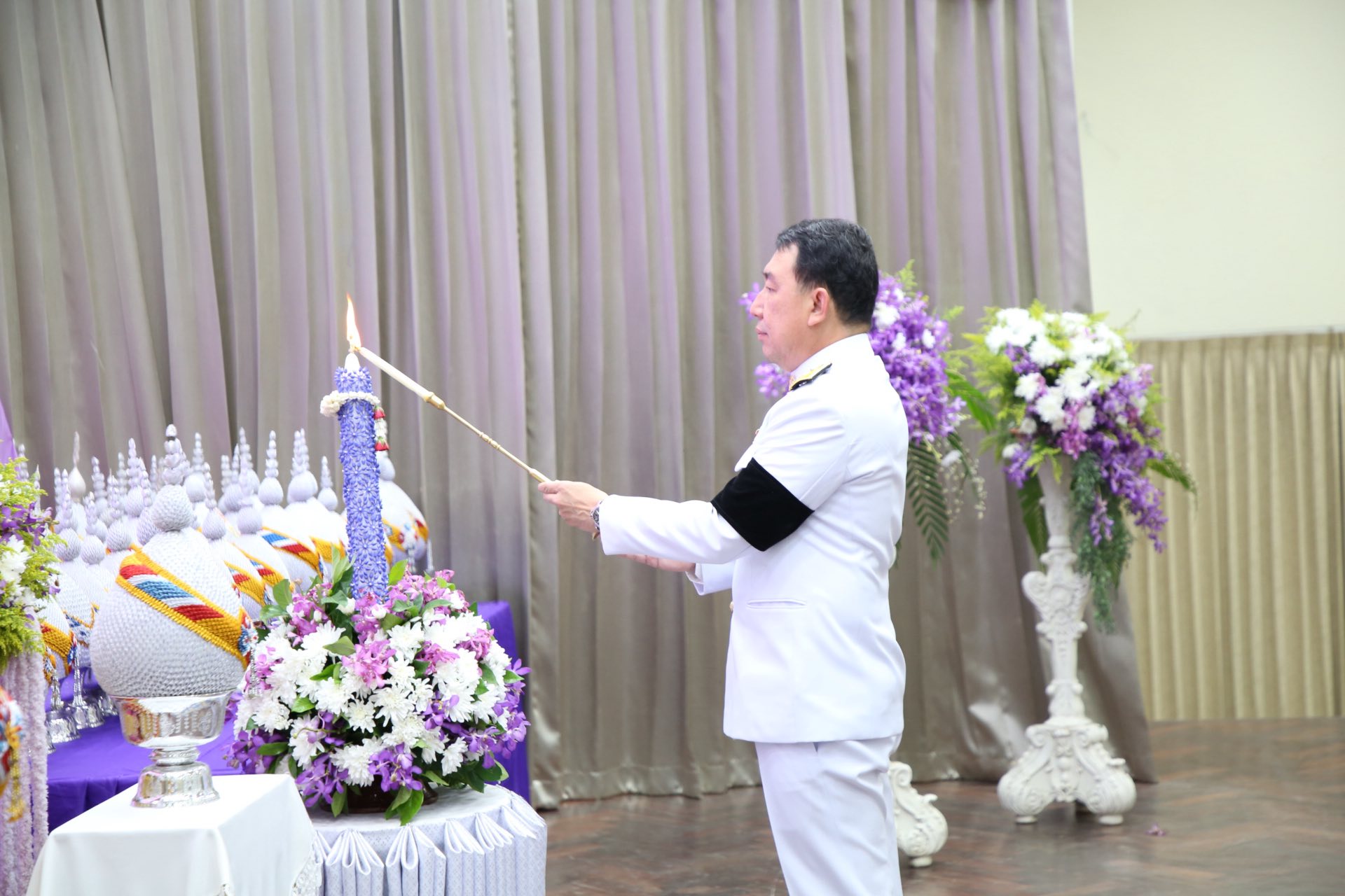 title - พิธีถวายเครื่องราชสักการะ วางพานพุ่ม และจุดเทียนถวายพระพรชัยมงคล เนื่องในวัน เฉลิมพระชนมพรรษา สมเด็จพระนางเจ้าสุทิดา พัชรสุธาพิมลลักษณ พระบรมราชินี